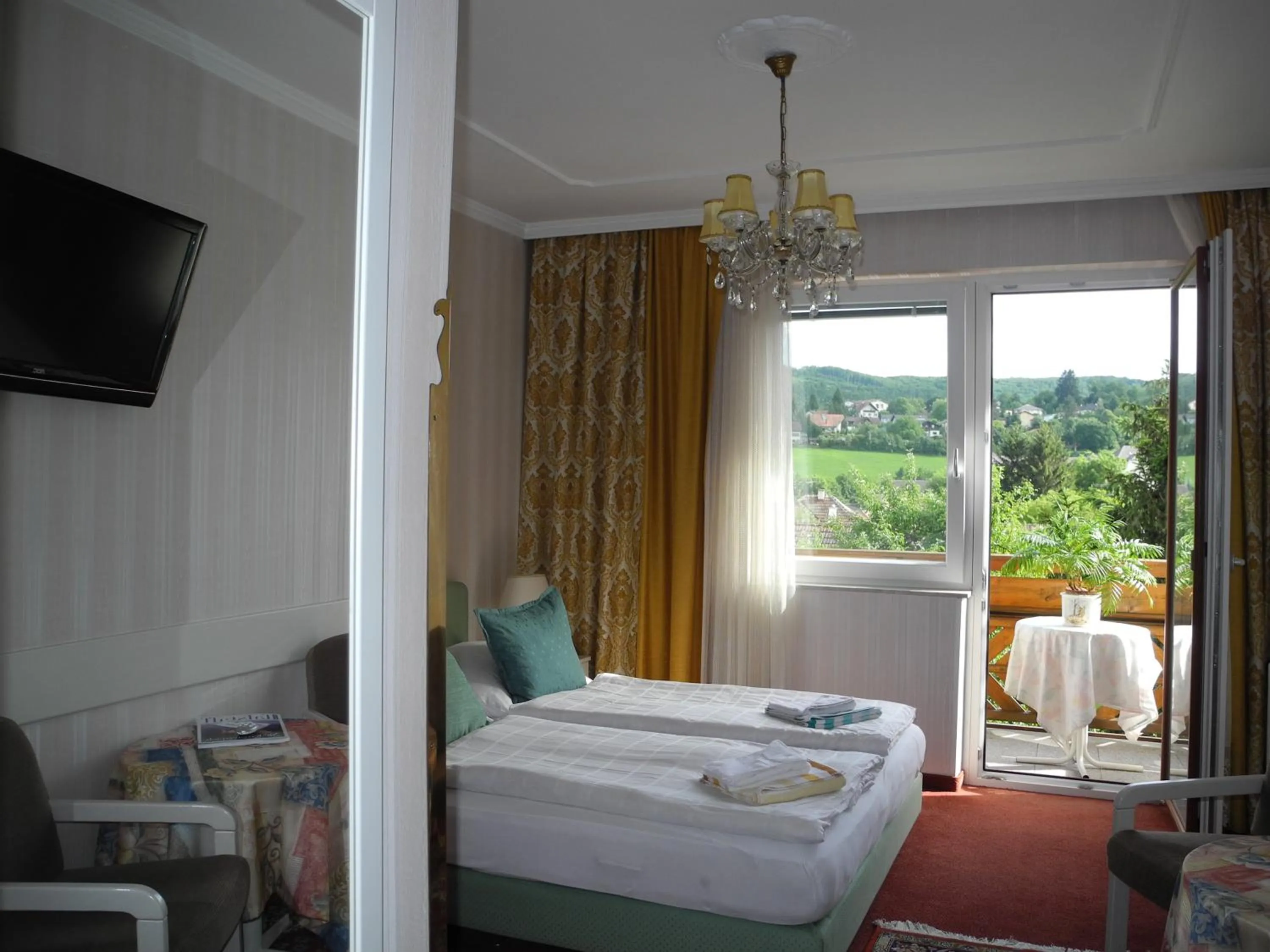 Toilet, Bed in Hotel Rosner