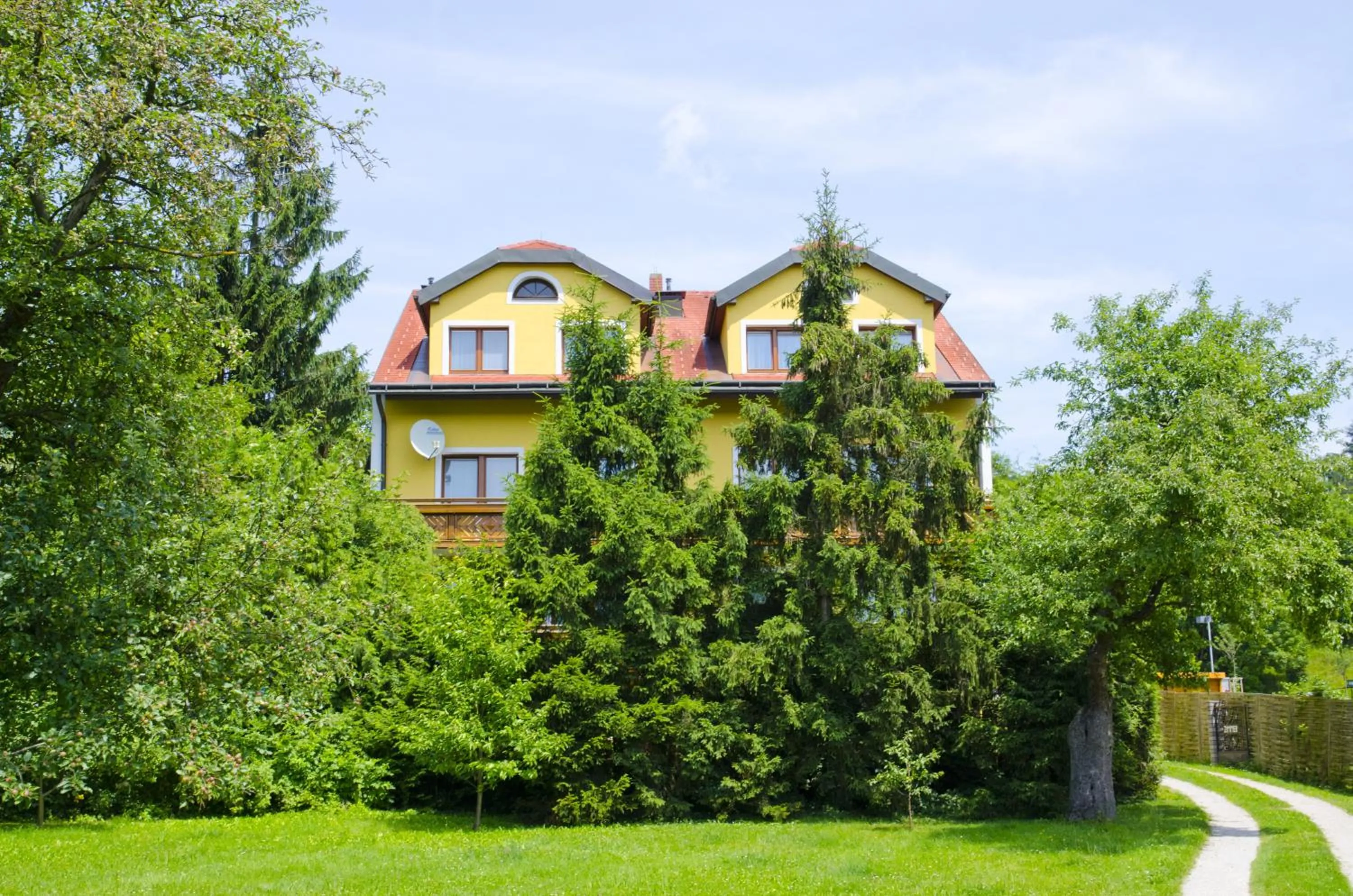 Property building in Hotel Rosner