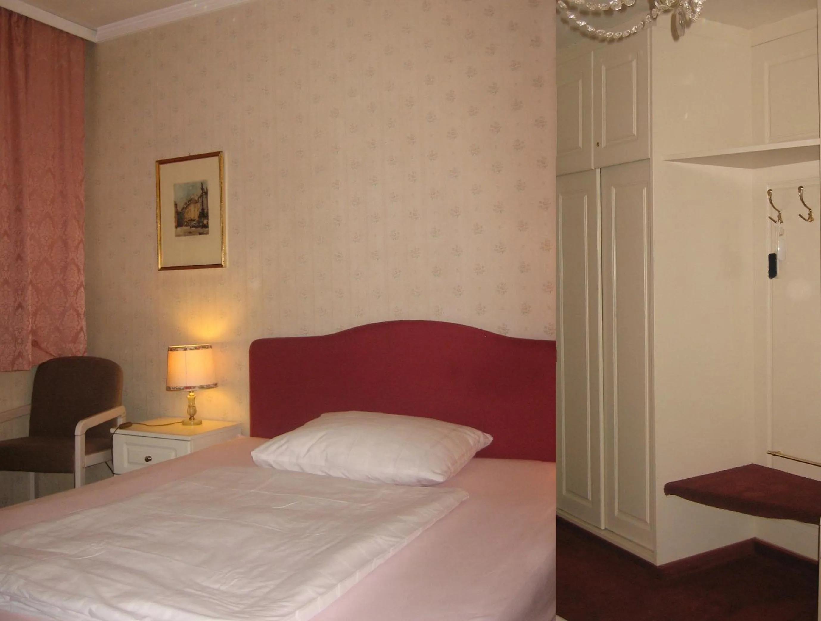 View (from property/room), Bed in Hotel Rosner