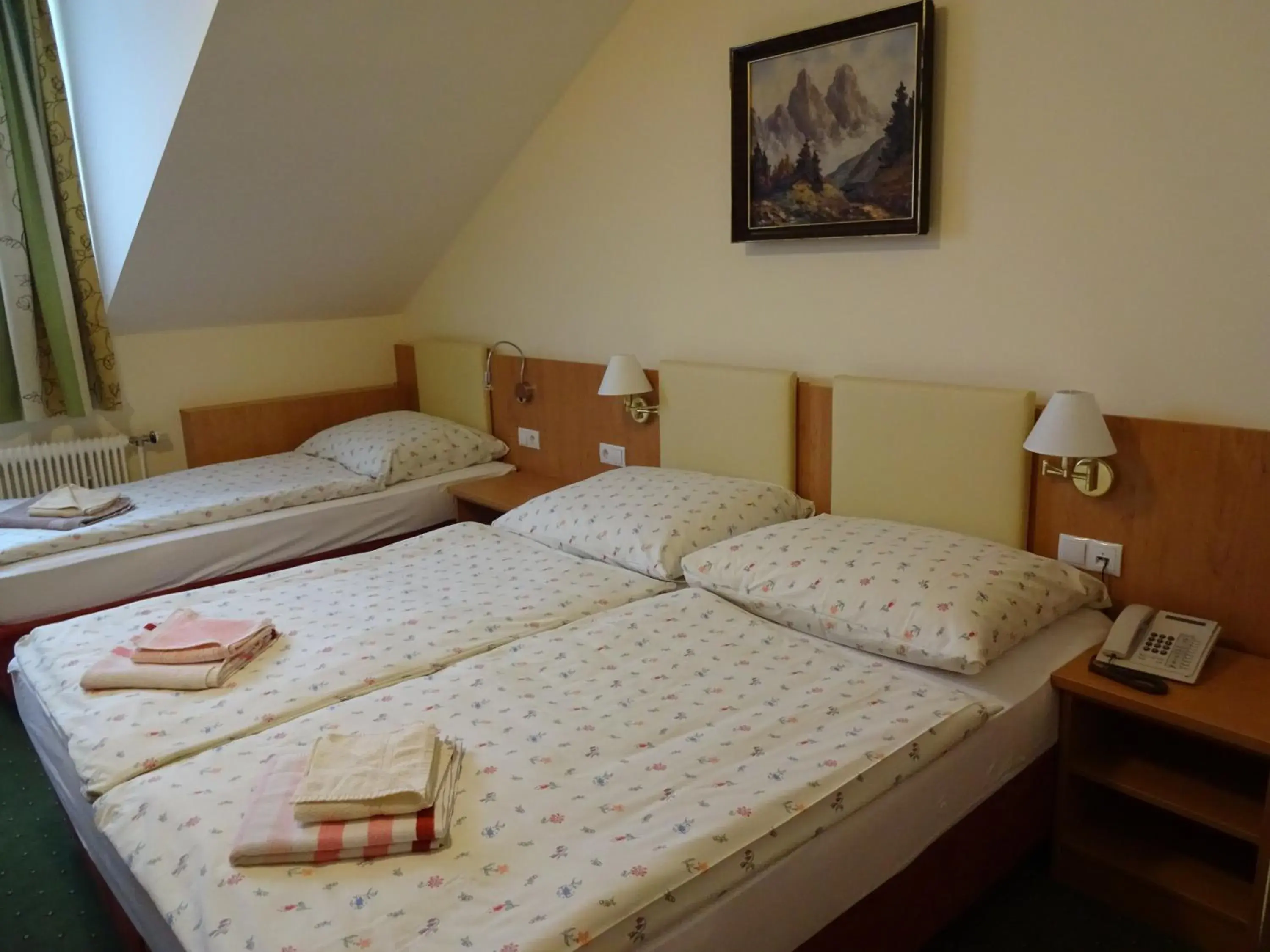 Quadruple Room in Hotel Rosner Quadruple Room in Hotel Rosner