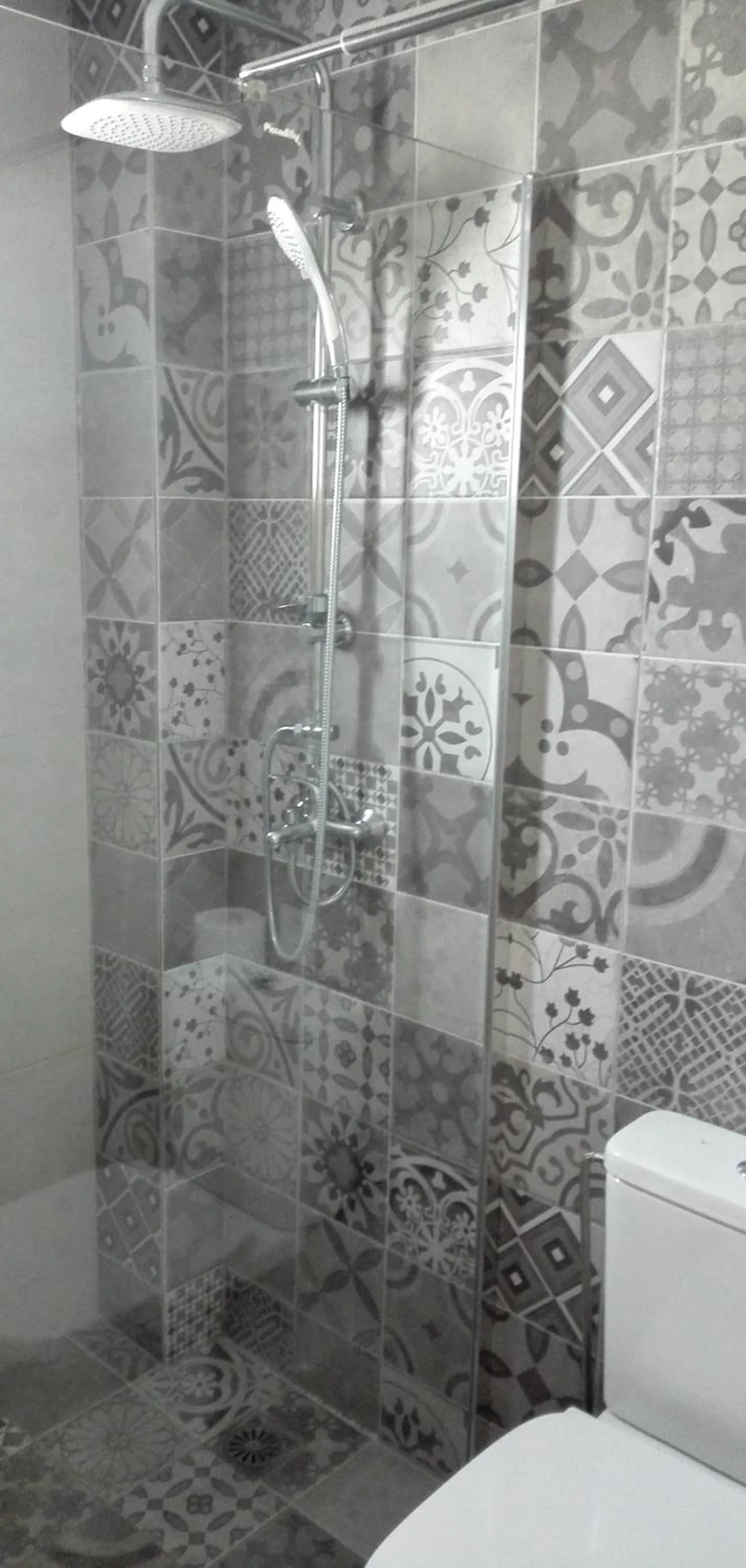 Shower in Anamar Santorini