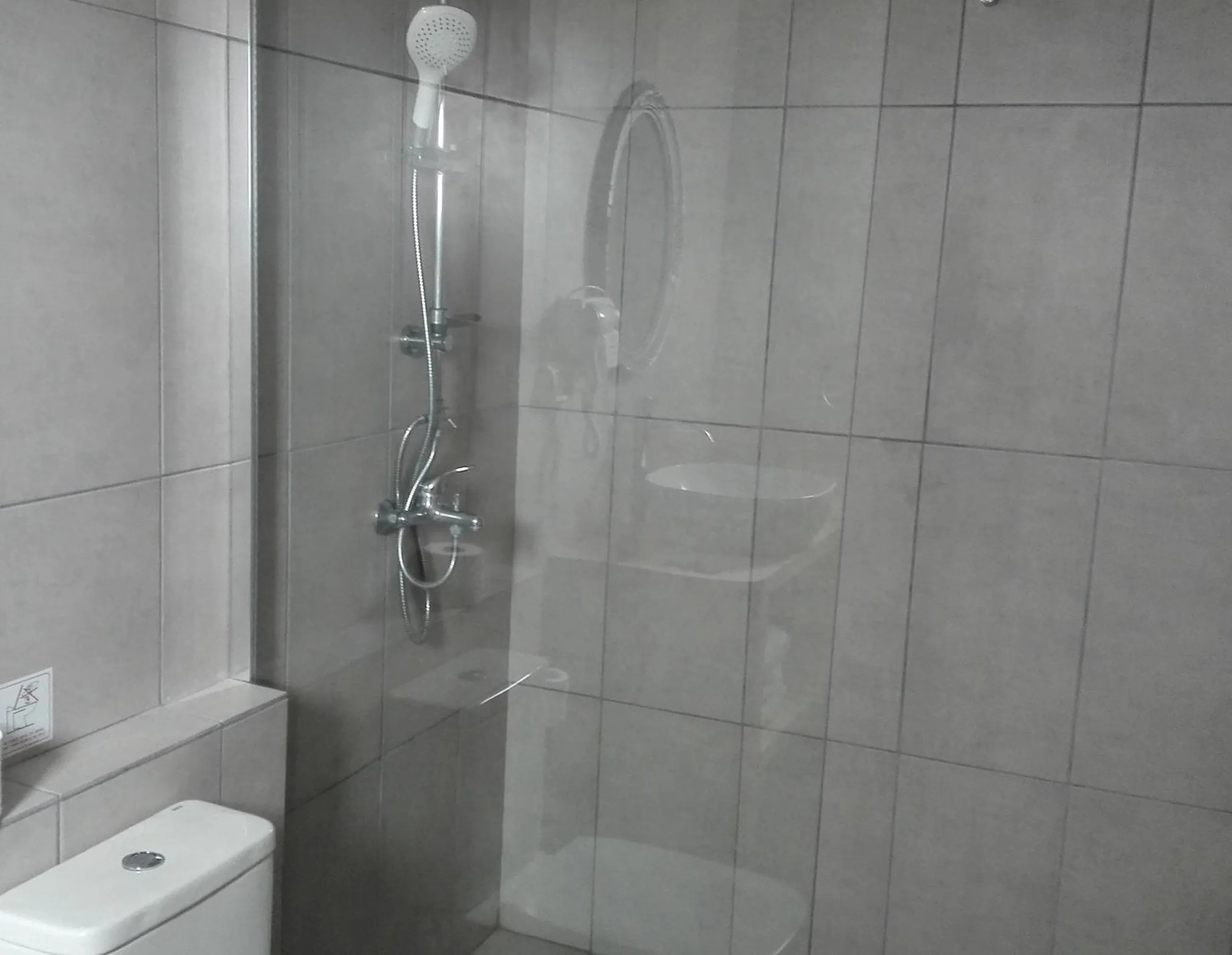 Shower in Anamar Santorini