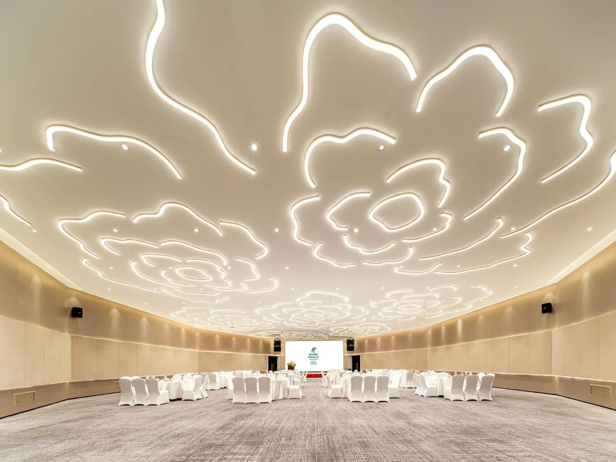 Meeting/conference room in Holiday Inn Zhengzhou Zhongzhou by IHG