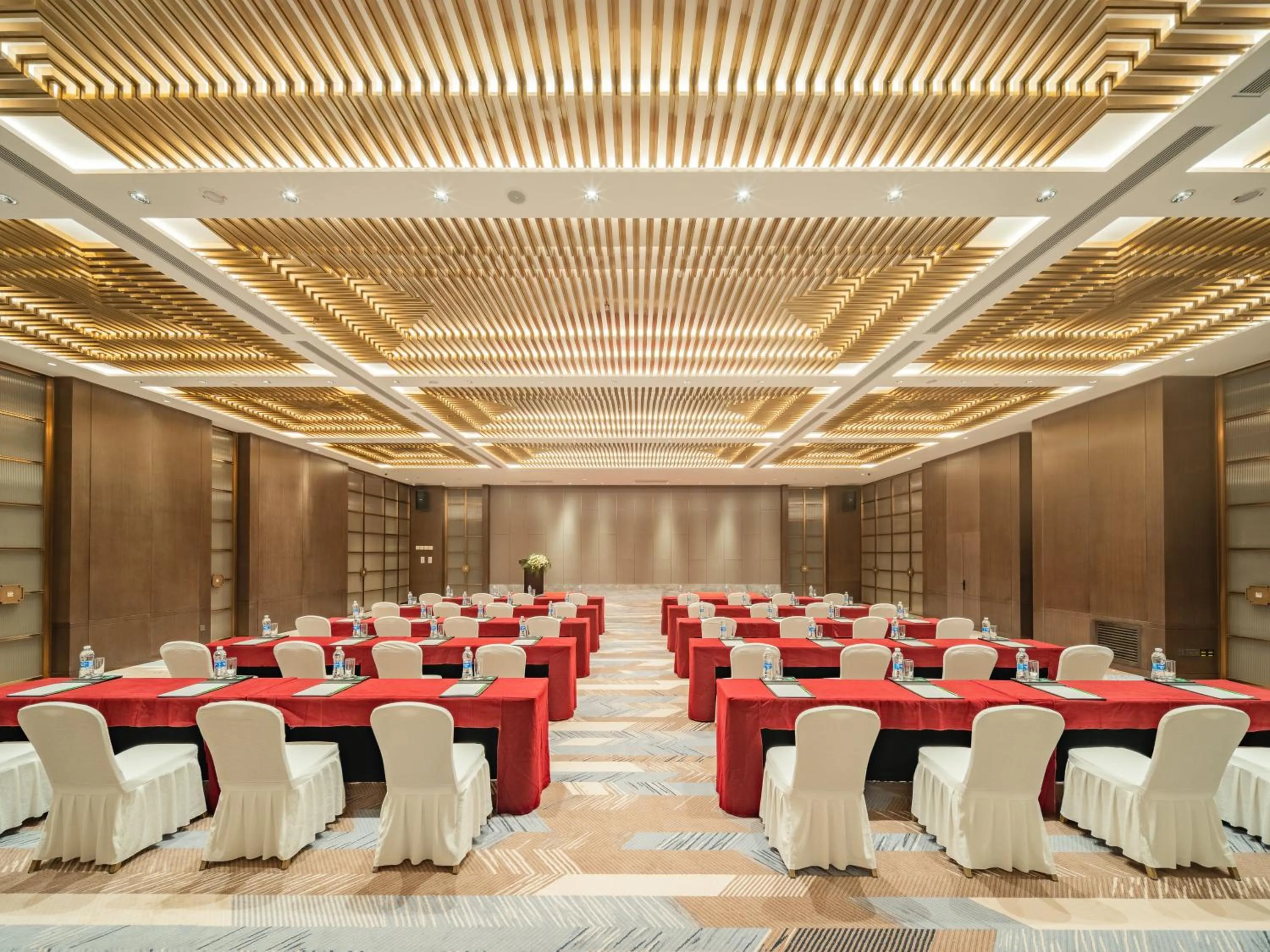 Meeting/conference room in Holiday Inn Zhengzhou Zhongzhou by IHG