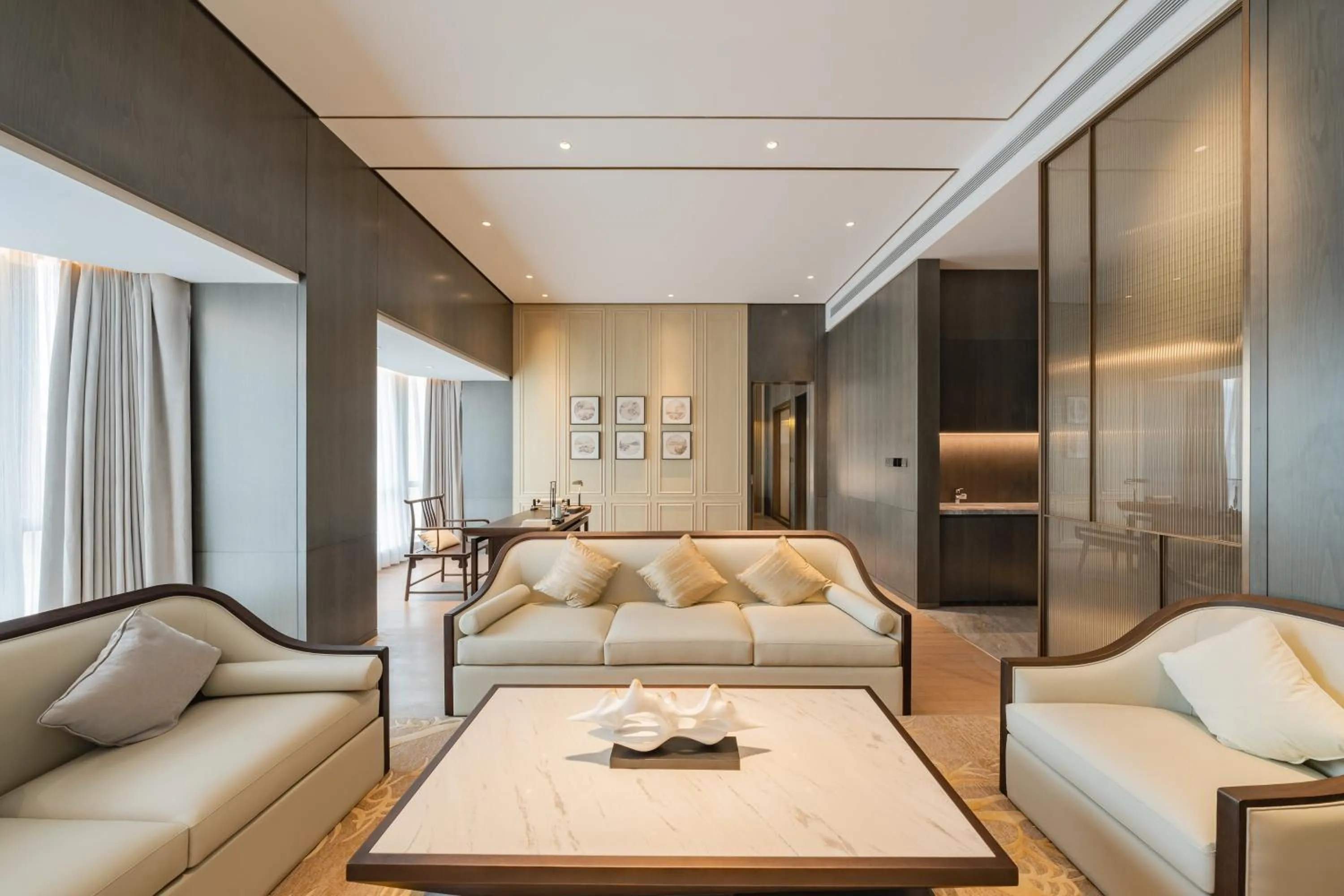 Photo of the whole room in Holiday Inn Zhengzhou Zhongzhou by IHG