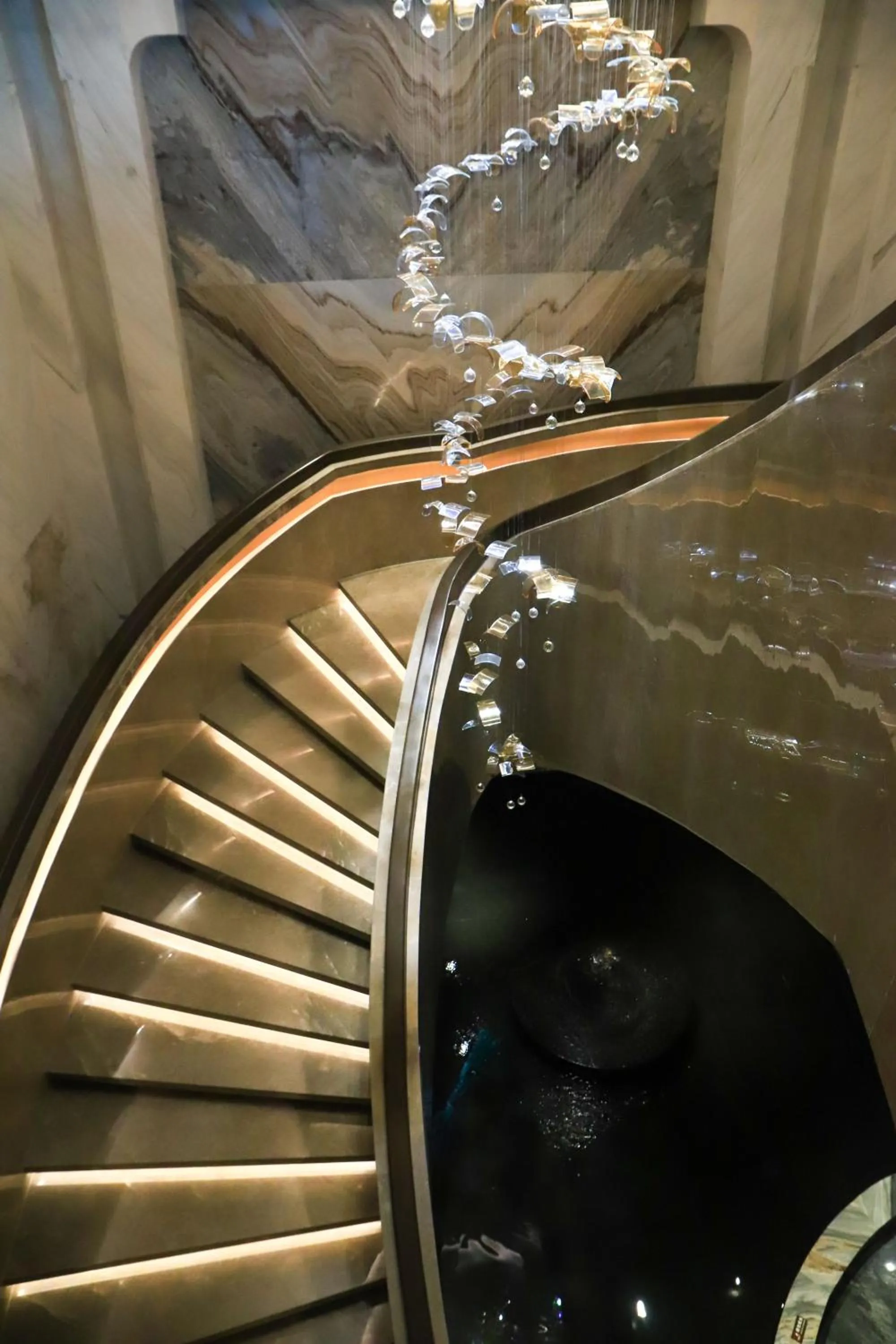 Lobby or reception in Holiday Inn Zhengzhou Zhongzhou by IHG