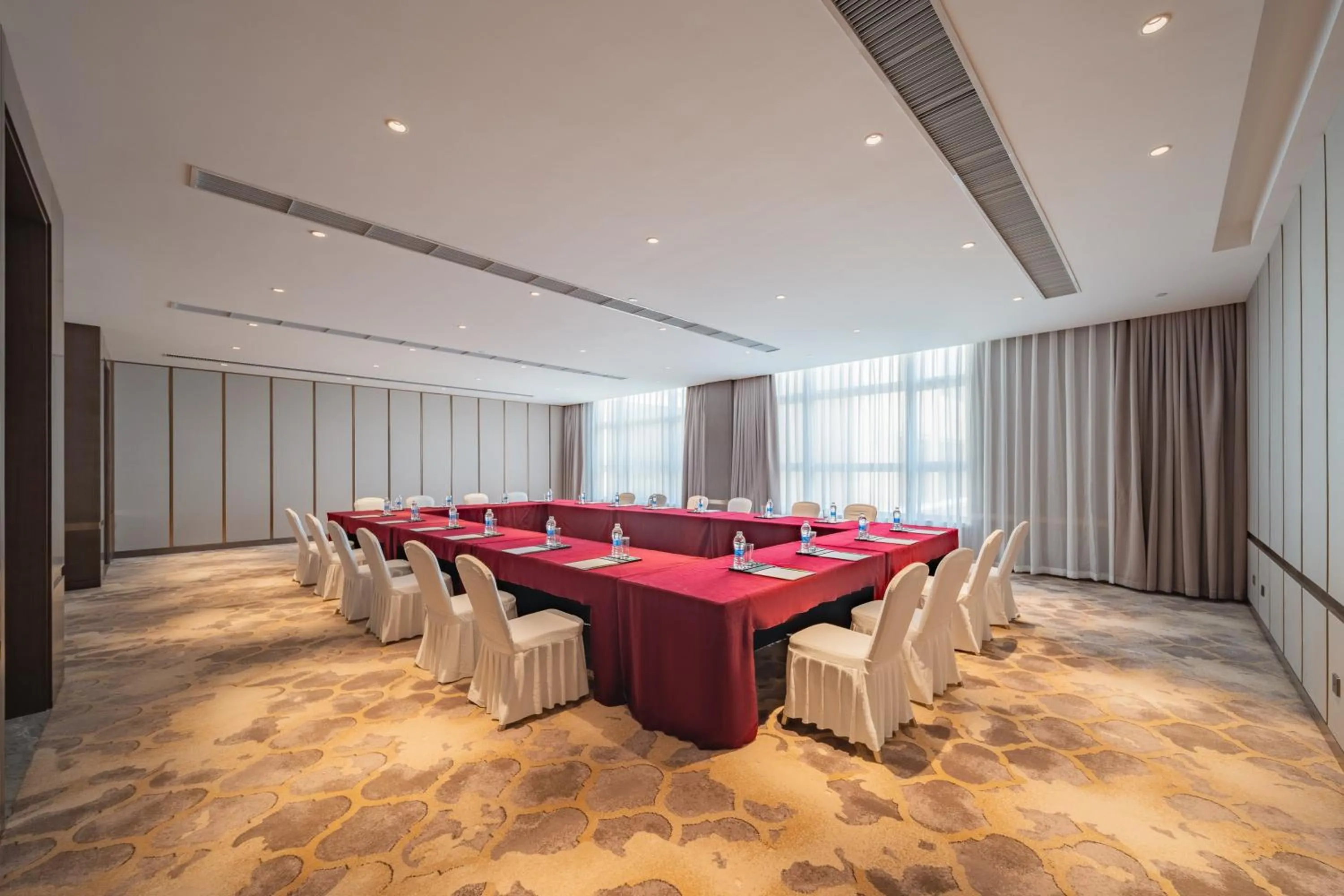 Meeting/conference room in Holiday Inn Zhengzhou Zhongzhou by IHG