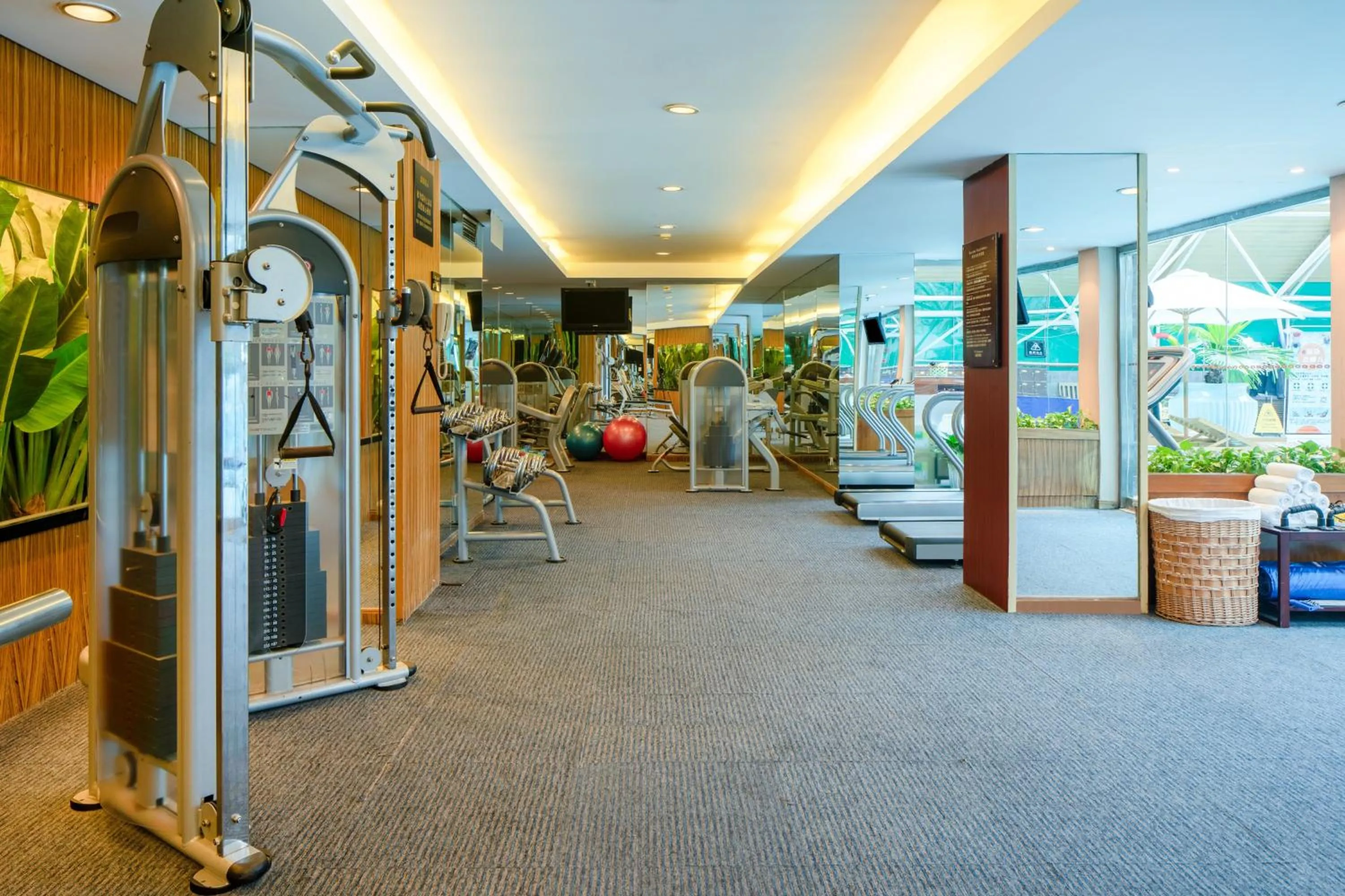 Swimming pool in Holiday Inn Zhengzhou Zhongzhou by IHG