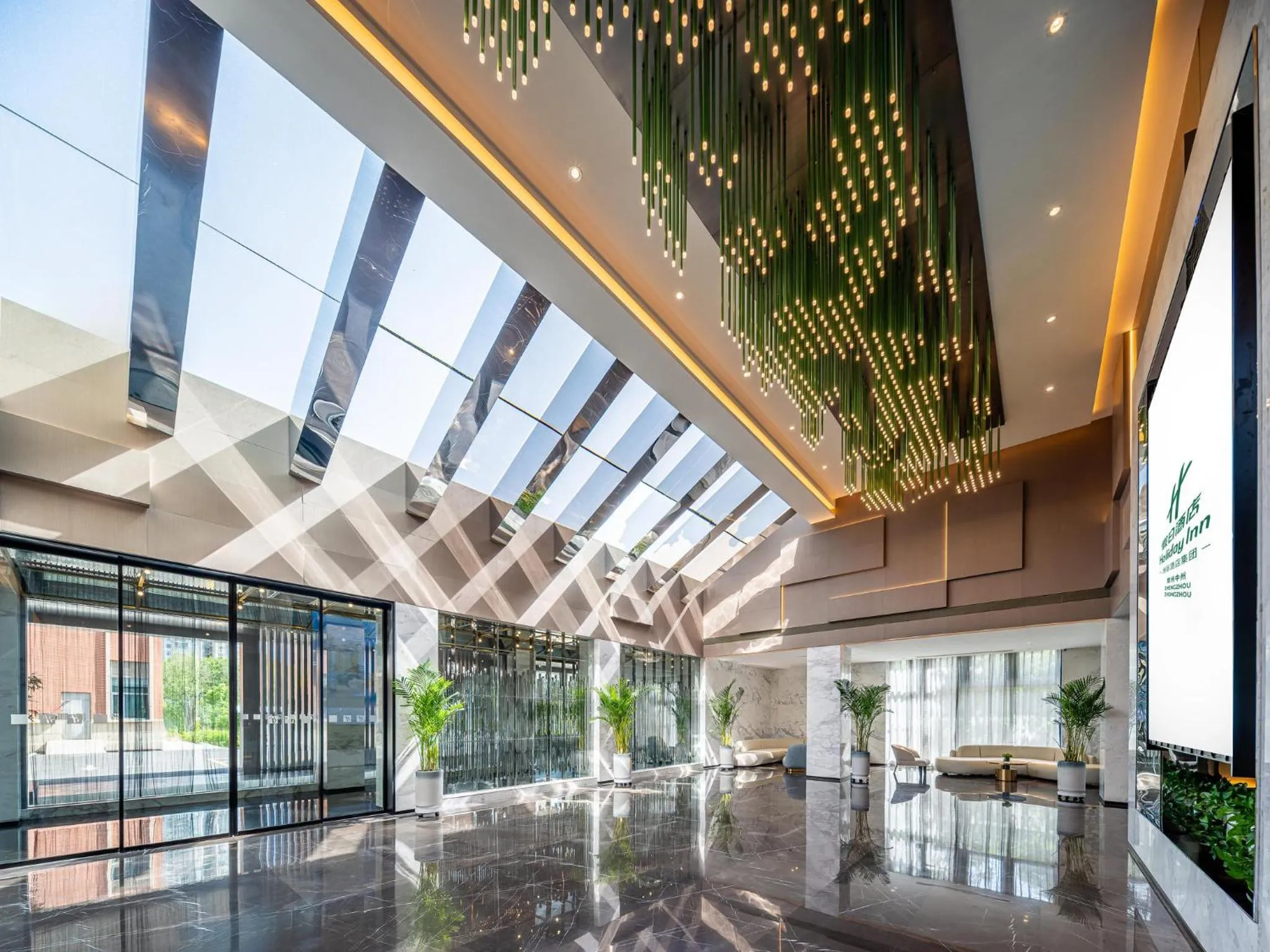 Property building in Holiday Inn Zhengzhou Zhongzhou by IHG