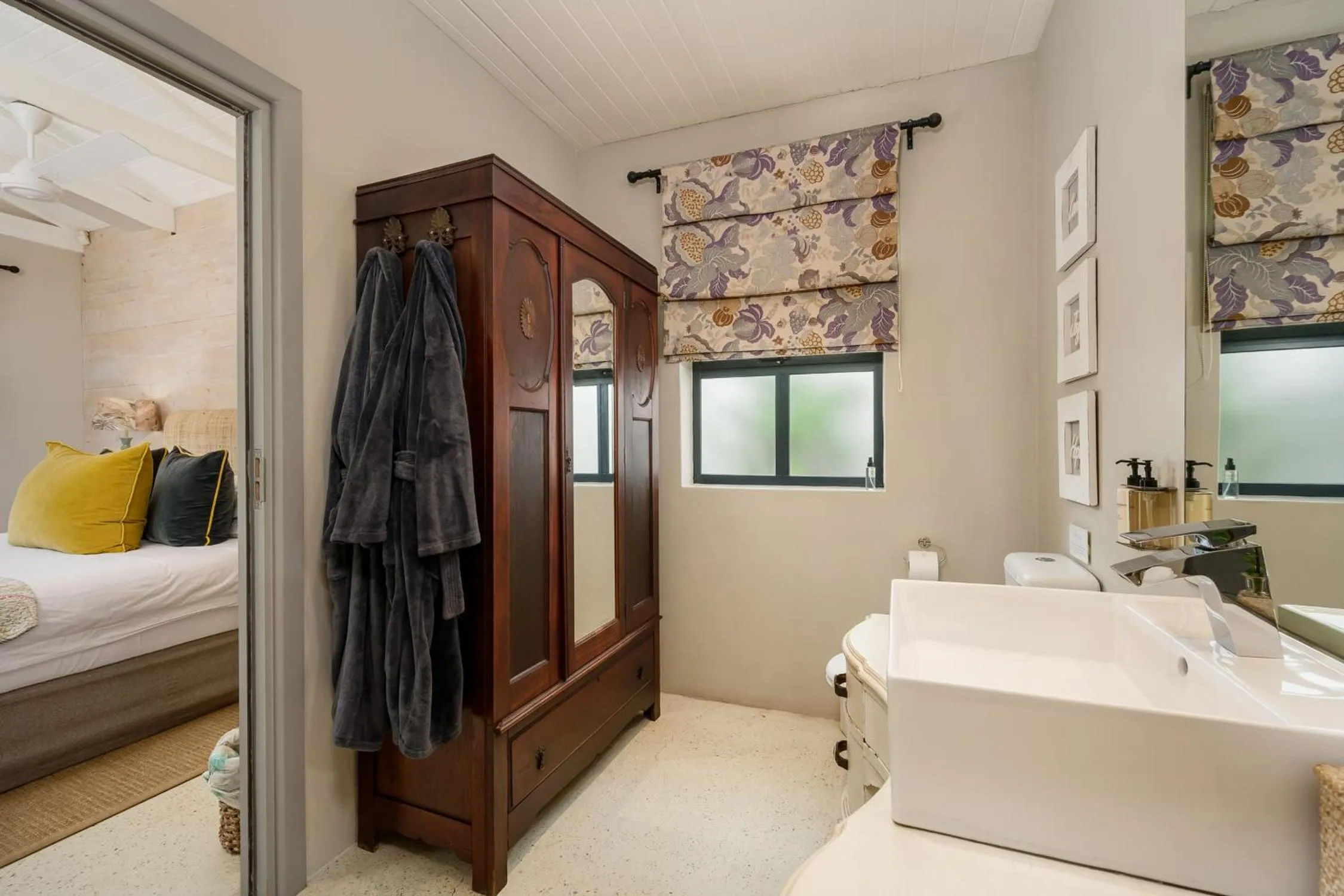 Bed in Inverell Station by The Oyster Collection