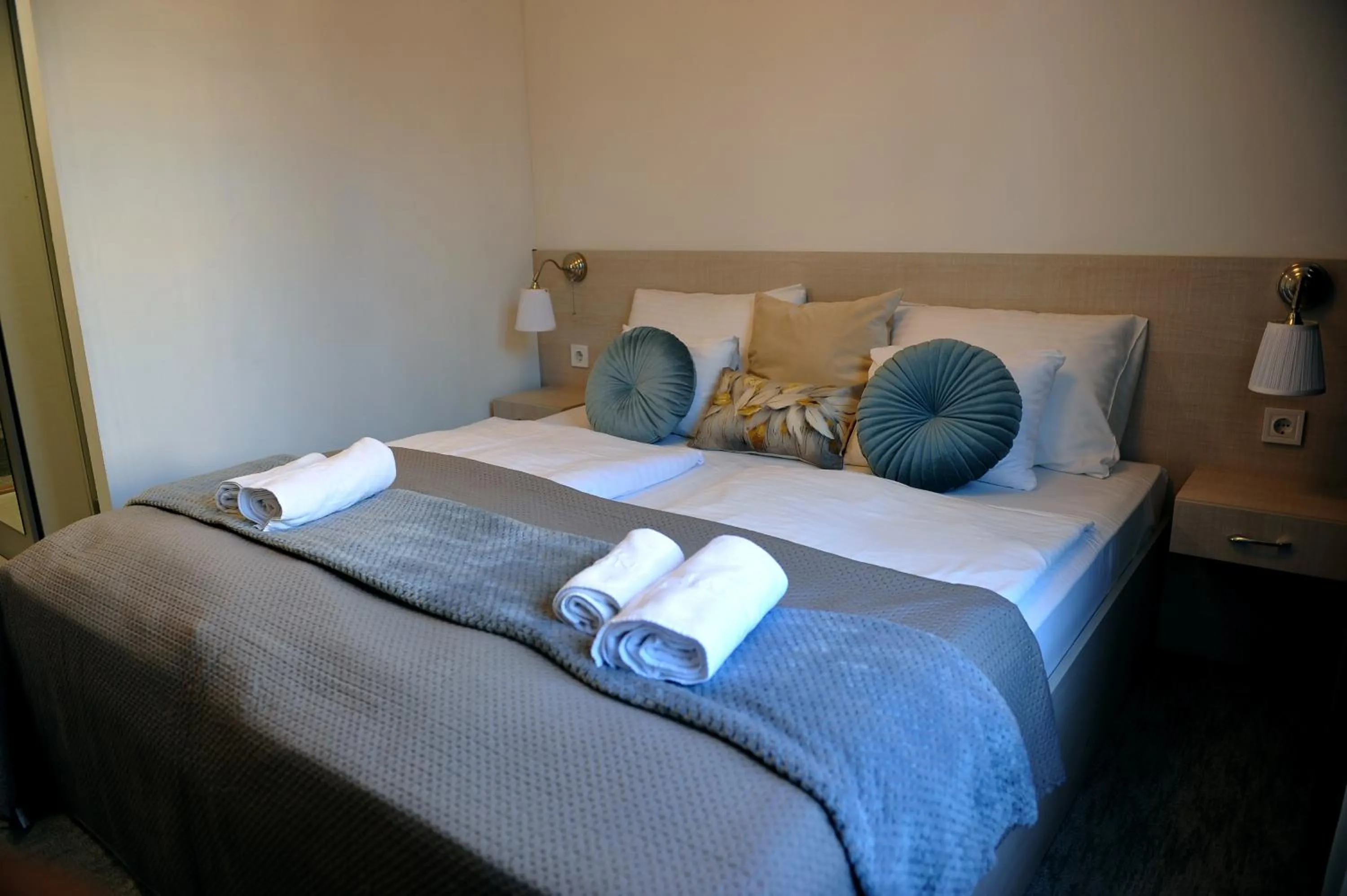 Bed in Hotel Három Gúnár