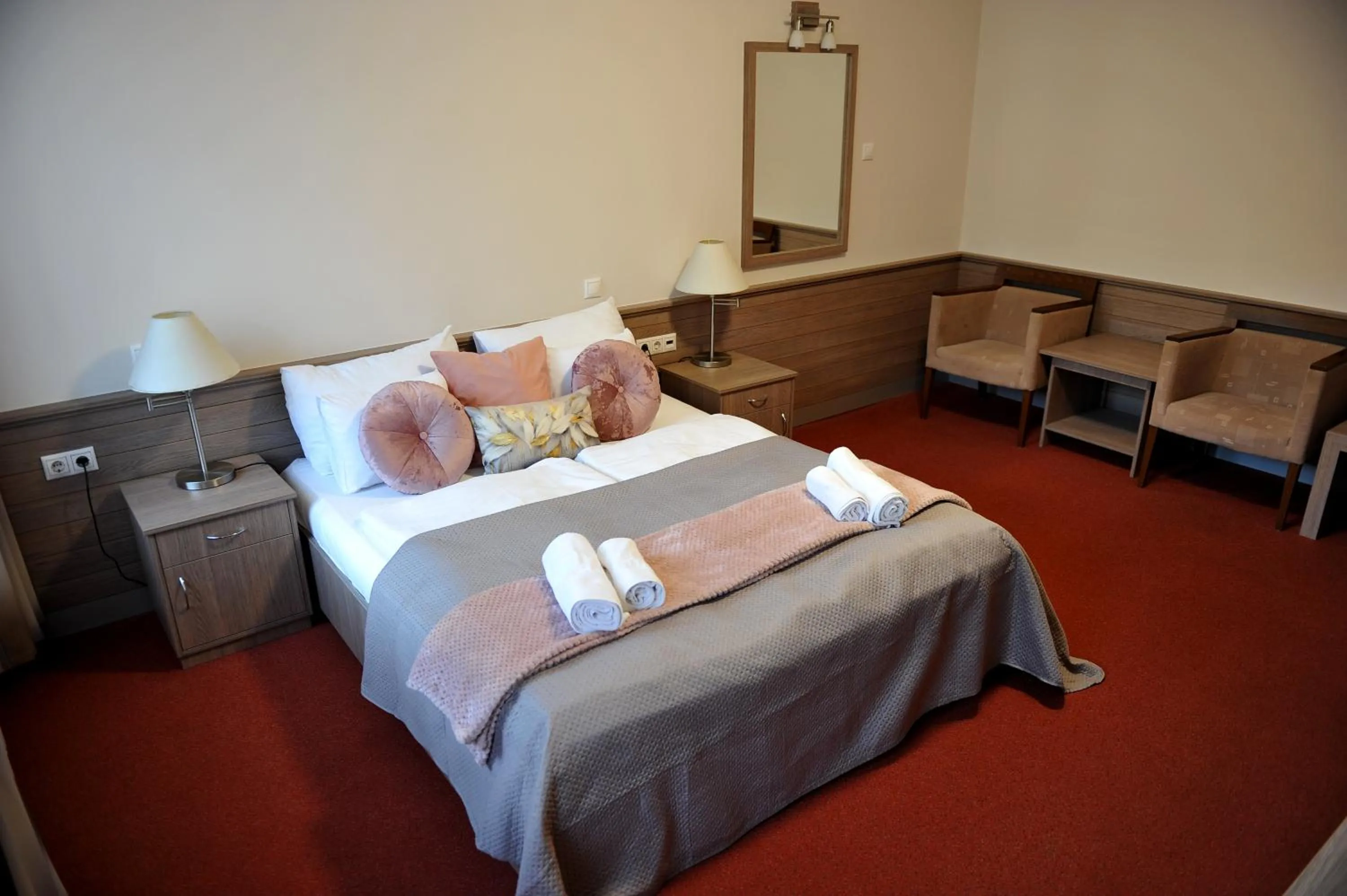 Bed in Hotel Három Gúnár