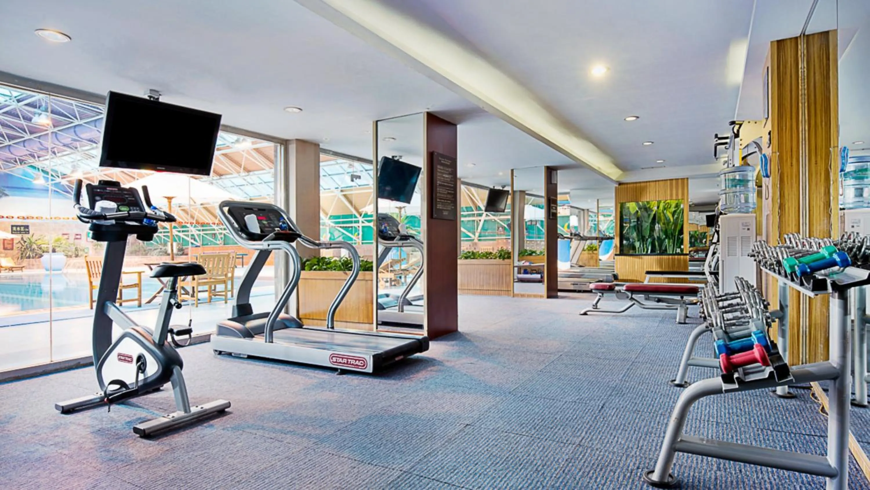 Fitness centre/facilities in Holiday Inn Express Zhengzhou Zhongzhou by IHG