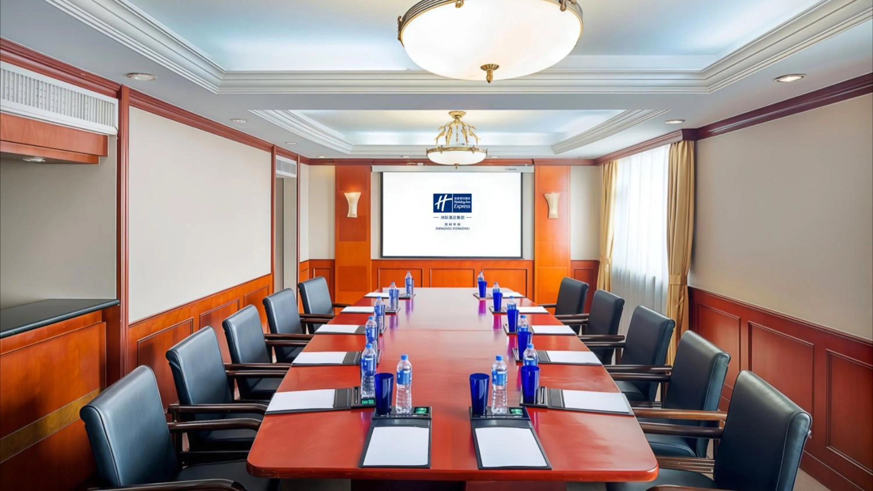 Meeting/conference room in Holiday Inn Express Zhengzhou Zhongzhou by IHG