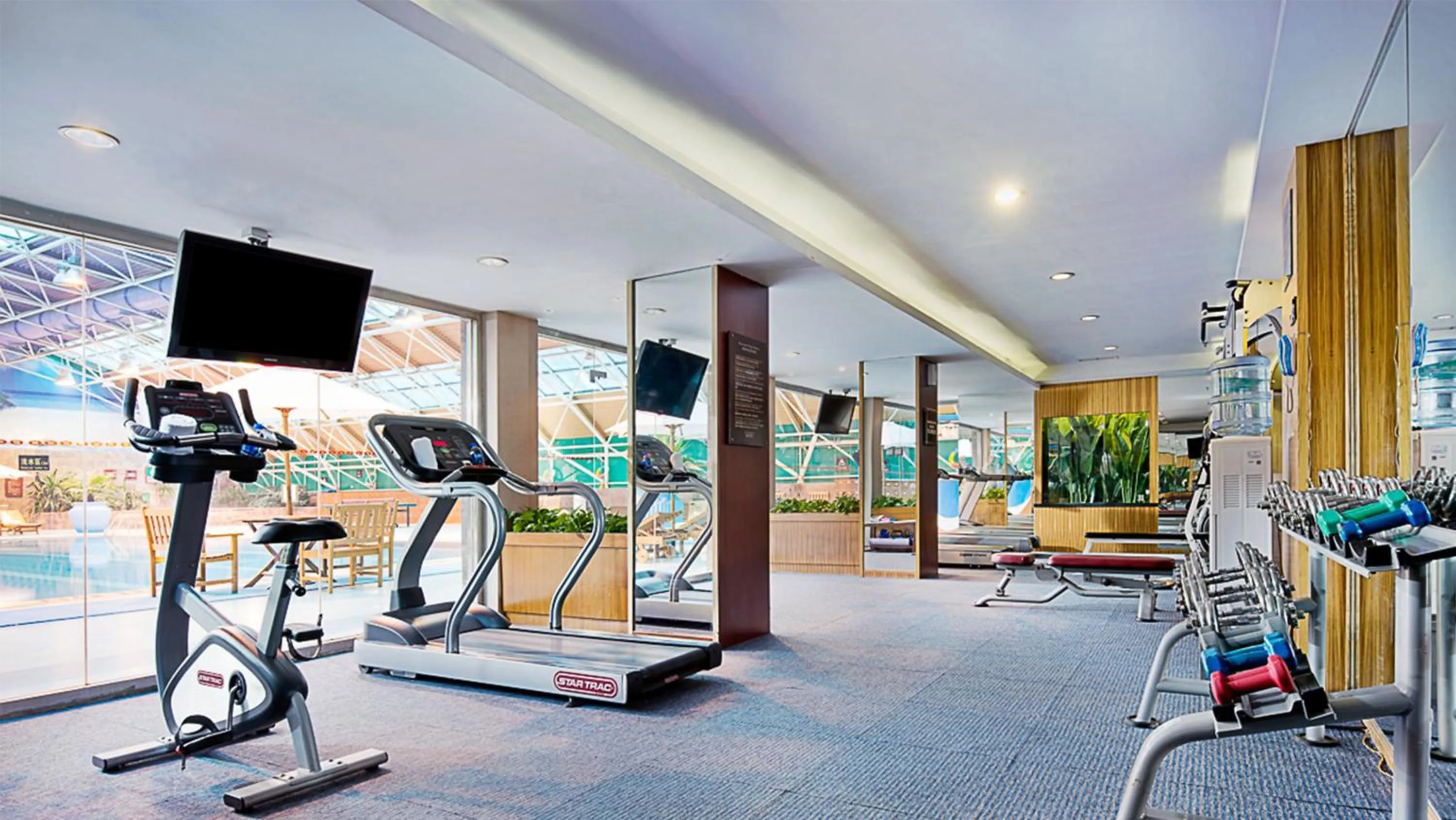 Fitness centre/facilities in Holiday Inn Express Zhengzhou Zhongzhou by IHG