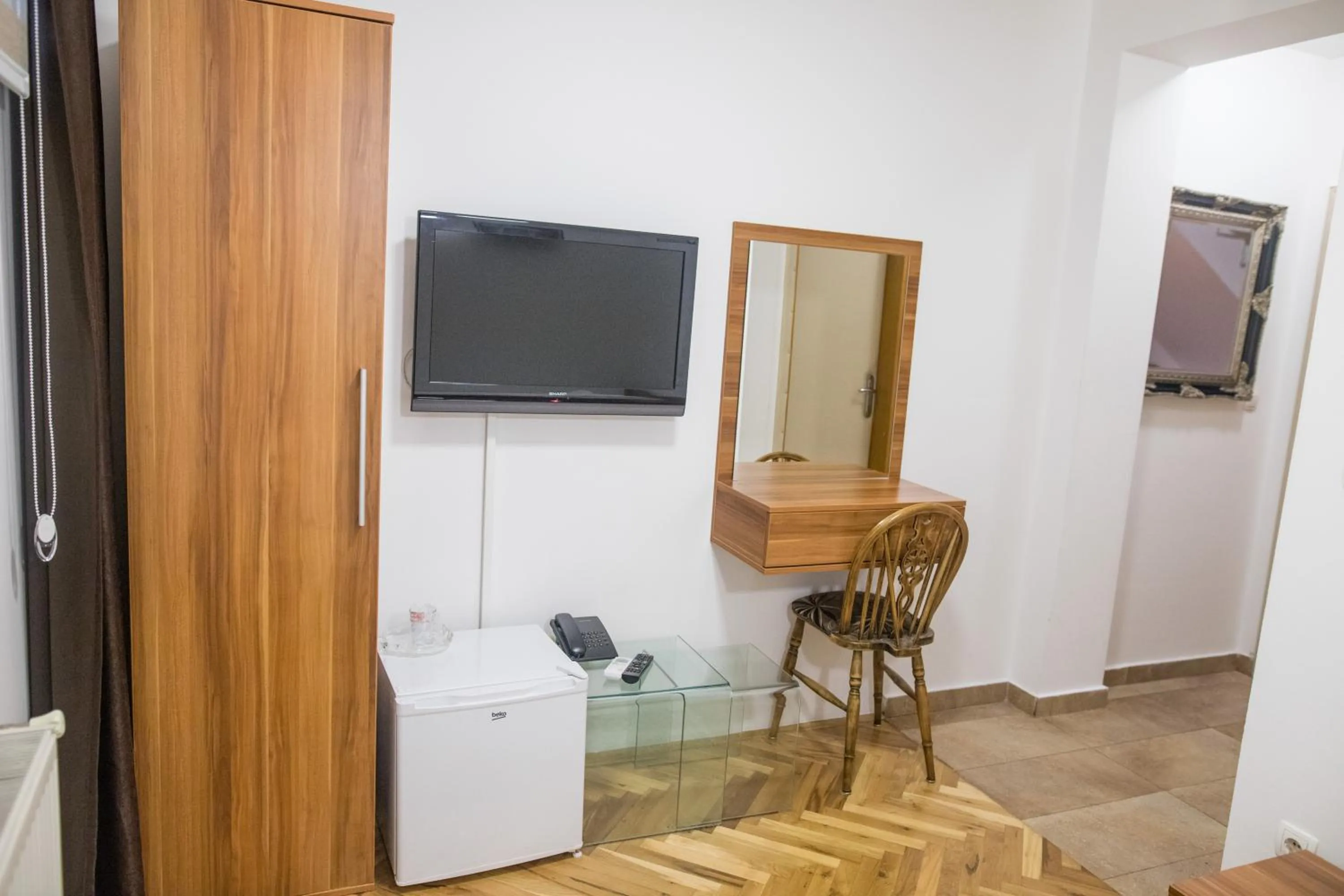 Communal lounge/ TV room in Hotel Herc Sarajevo