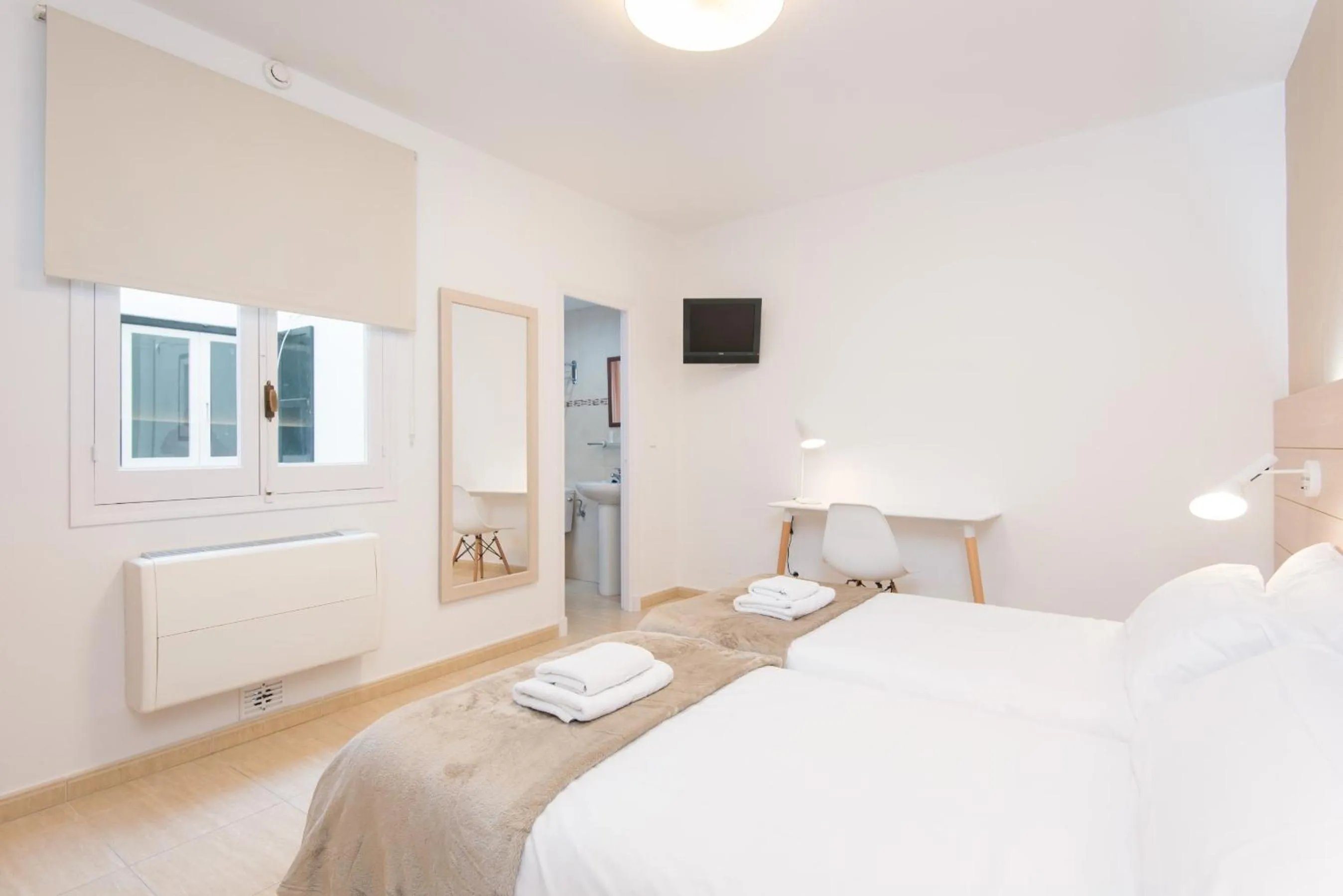 Photo of the whole room, Bed in Hostal Jume - Urban Rooms