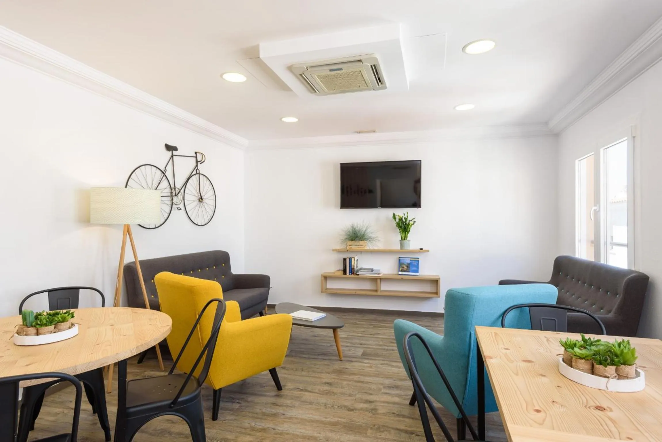 Lounge or bar in Hostal Jume - Urban Rooms