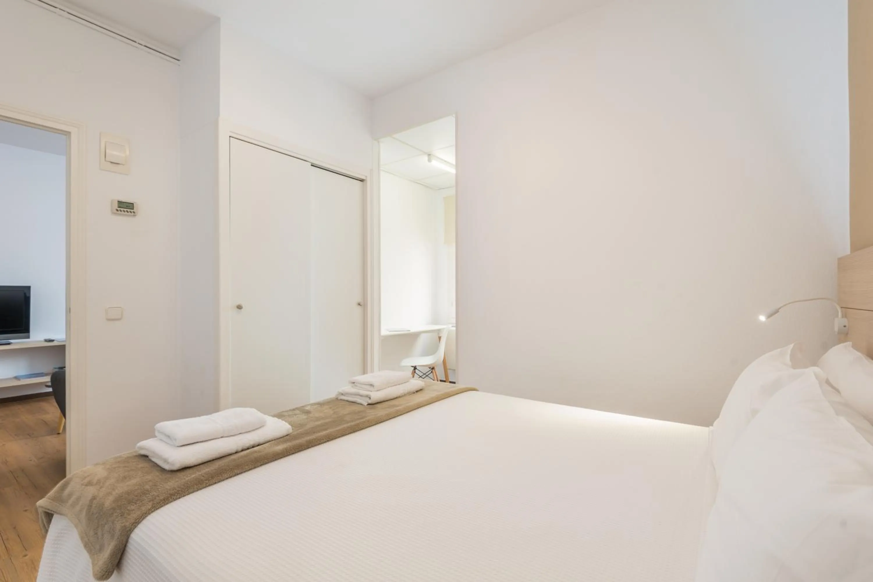 Bedroom, Bed in Hostal Jume - Urban Rooms