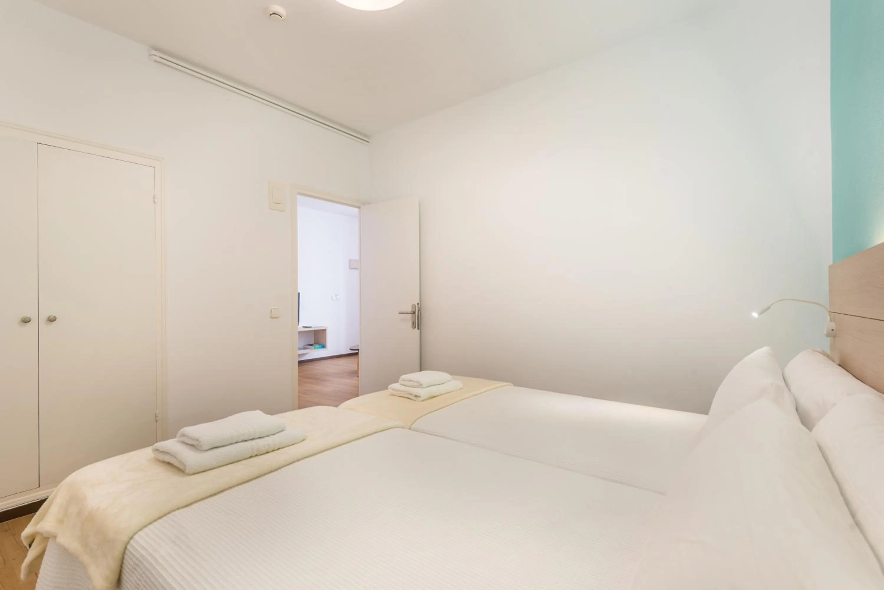 Bedroom, Bed in Hostal Jume - Urban Rooms