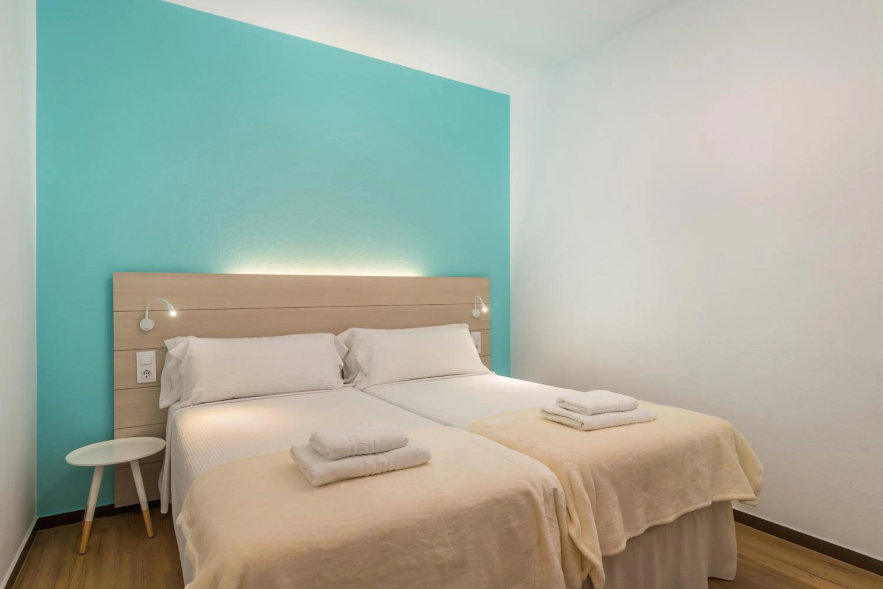 Bedroom, Bed in Hostal Jume - Urban Rooms