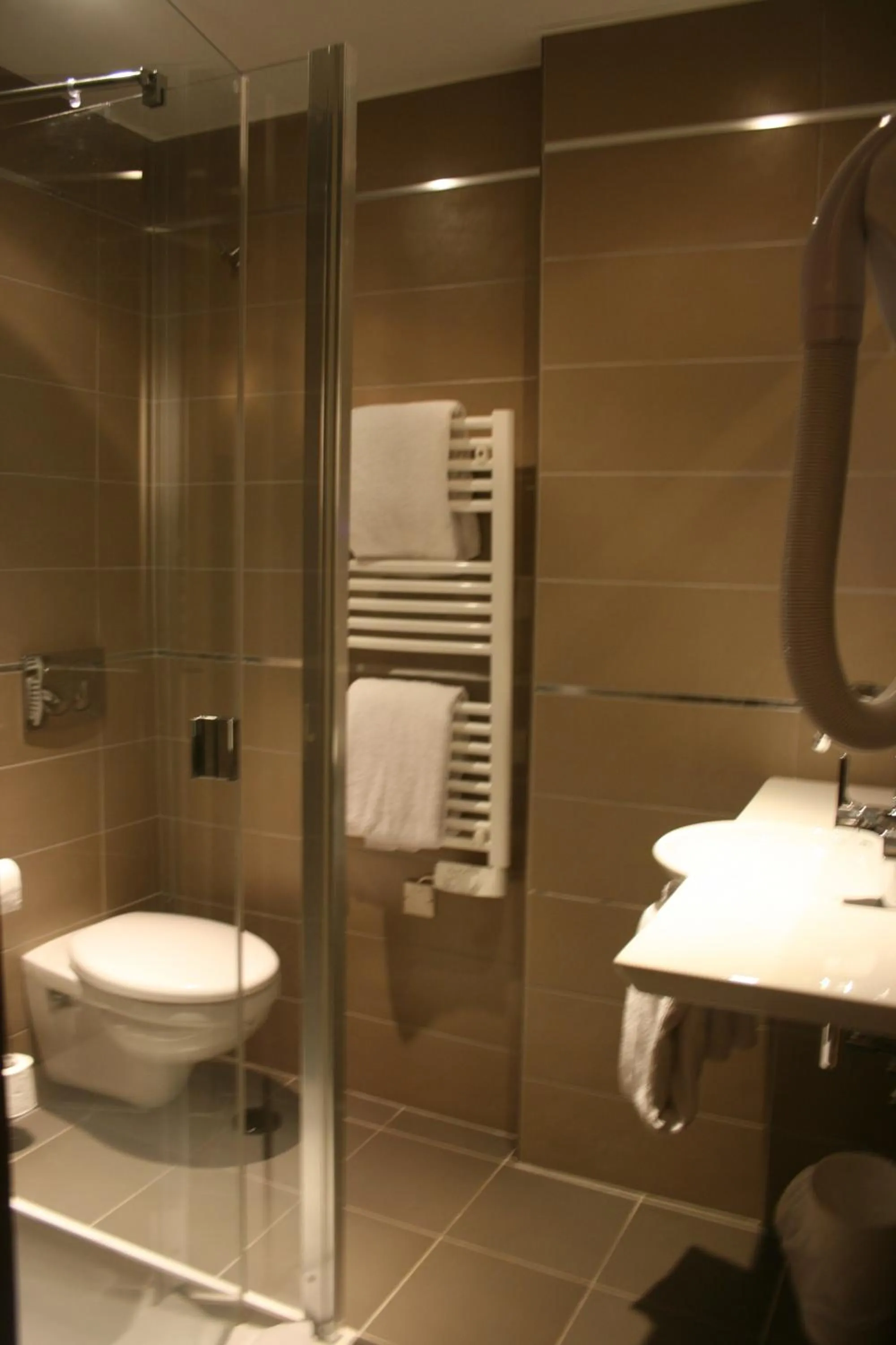 Bathroom in Central Hotel