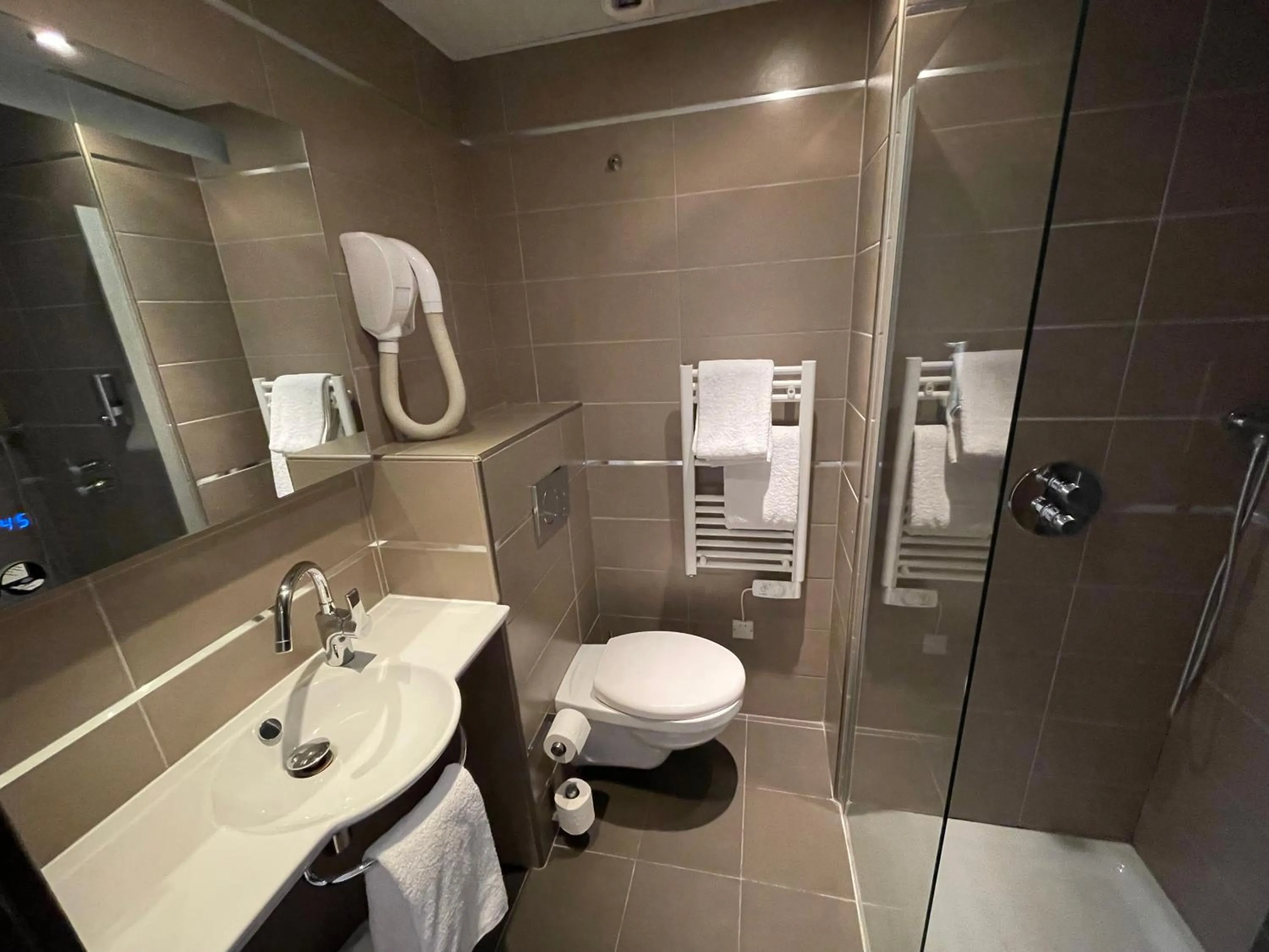 Shower in Central Hotel