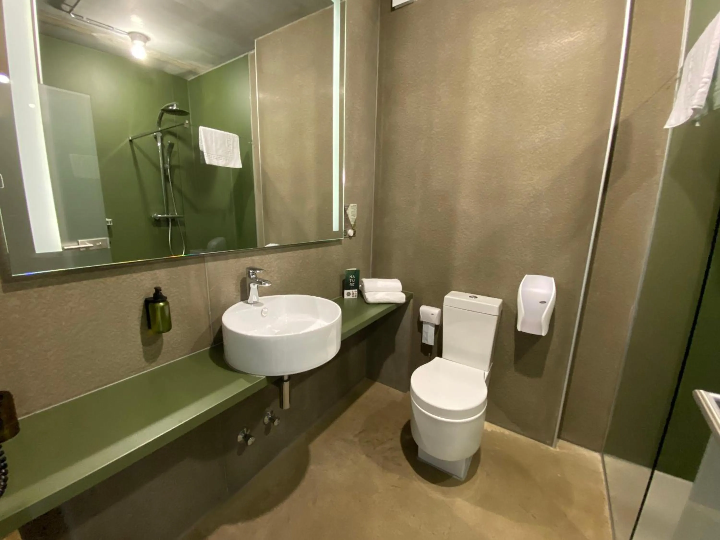 Shower in Avaneo Hotel Marktredwitz