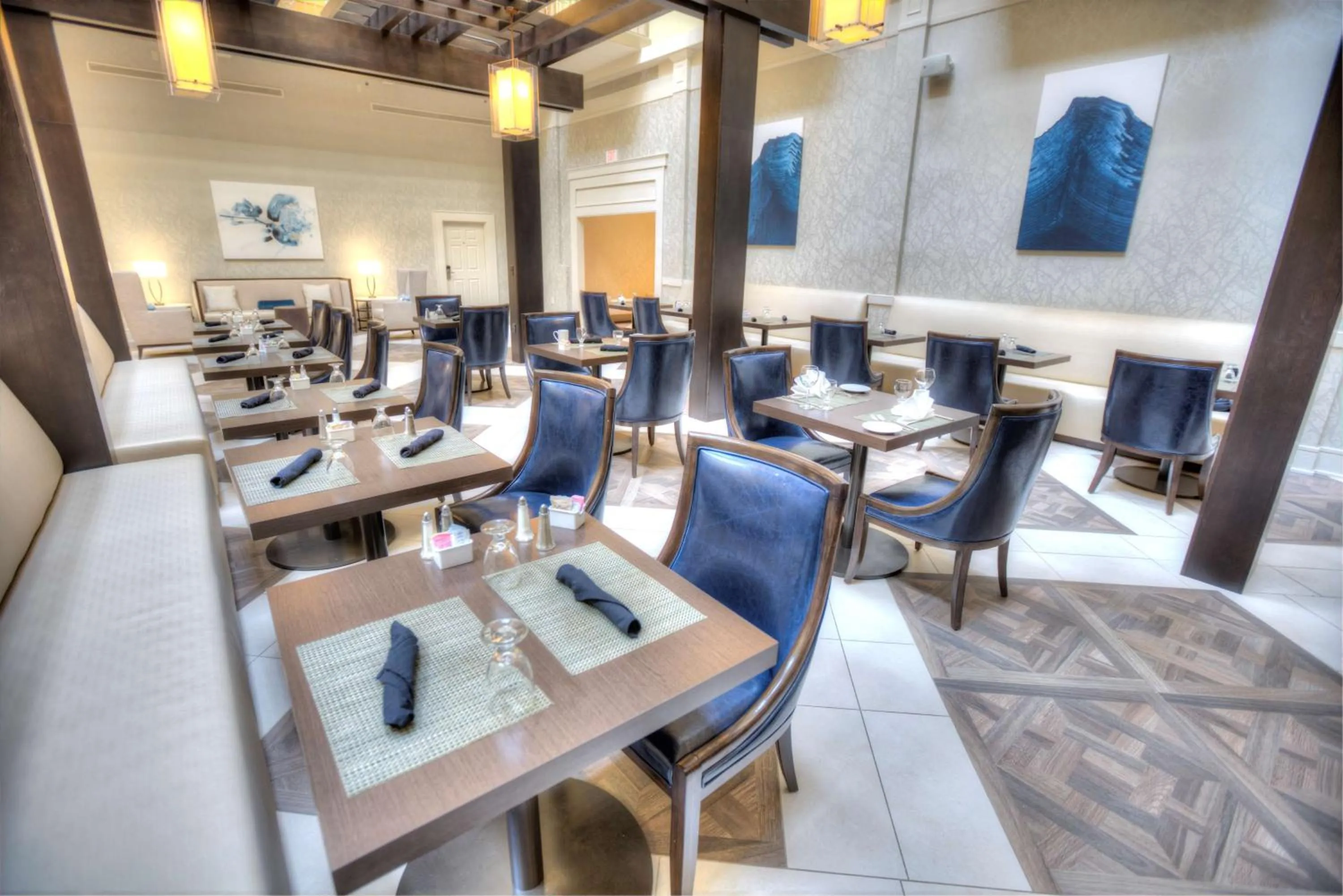 Restaurant/places to eat in Doubletree Suites by Hilton at The Battery Atlanta