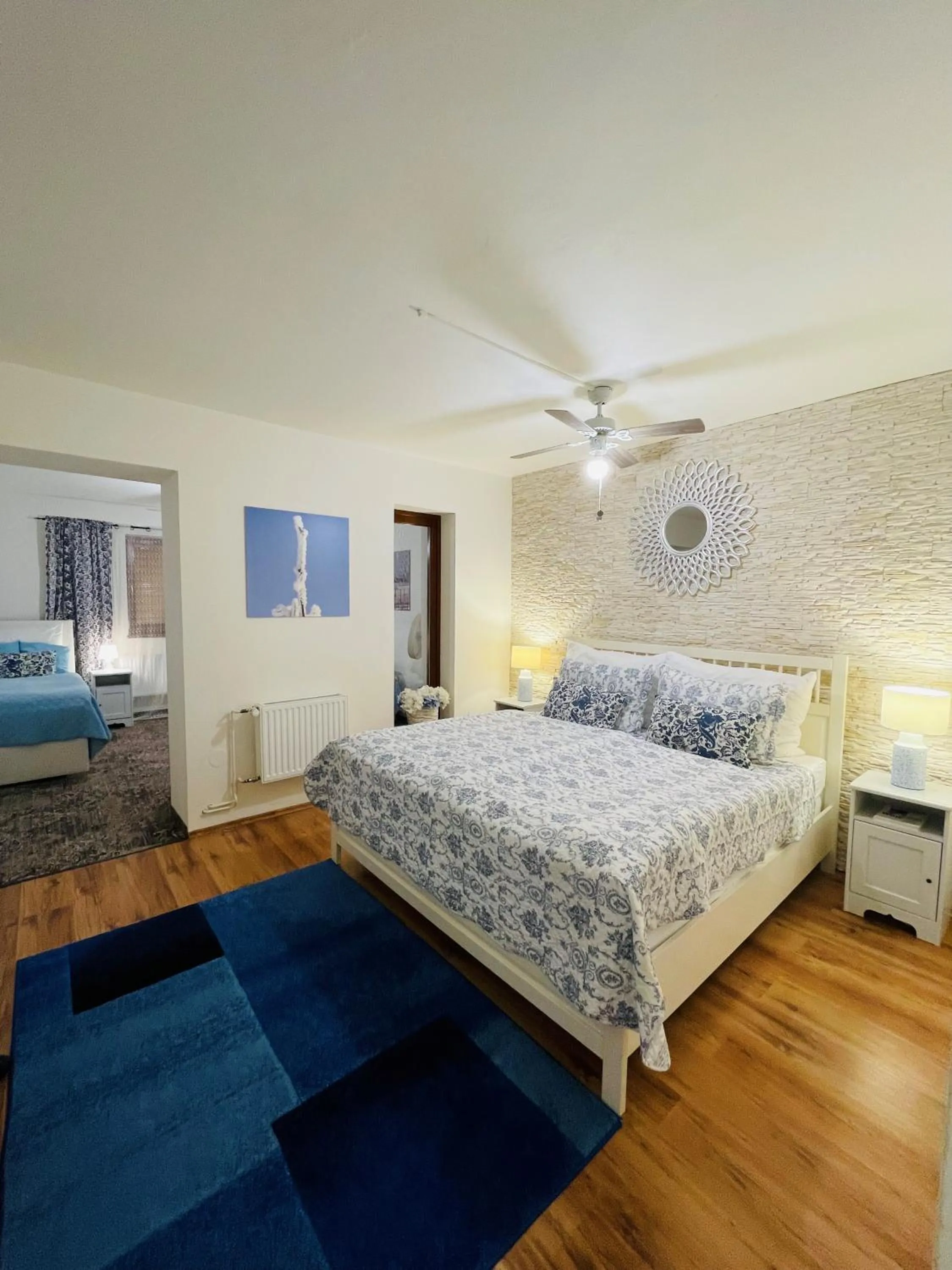 Bed in Hotel Marcincak***