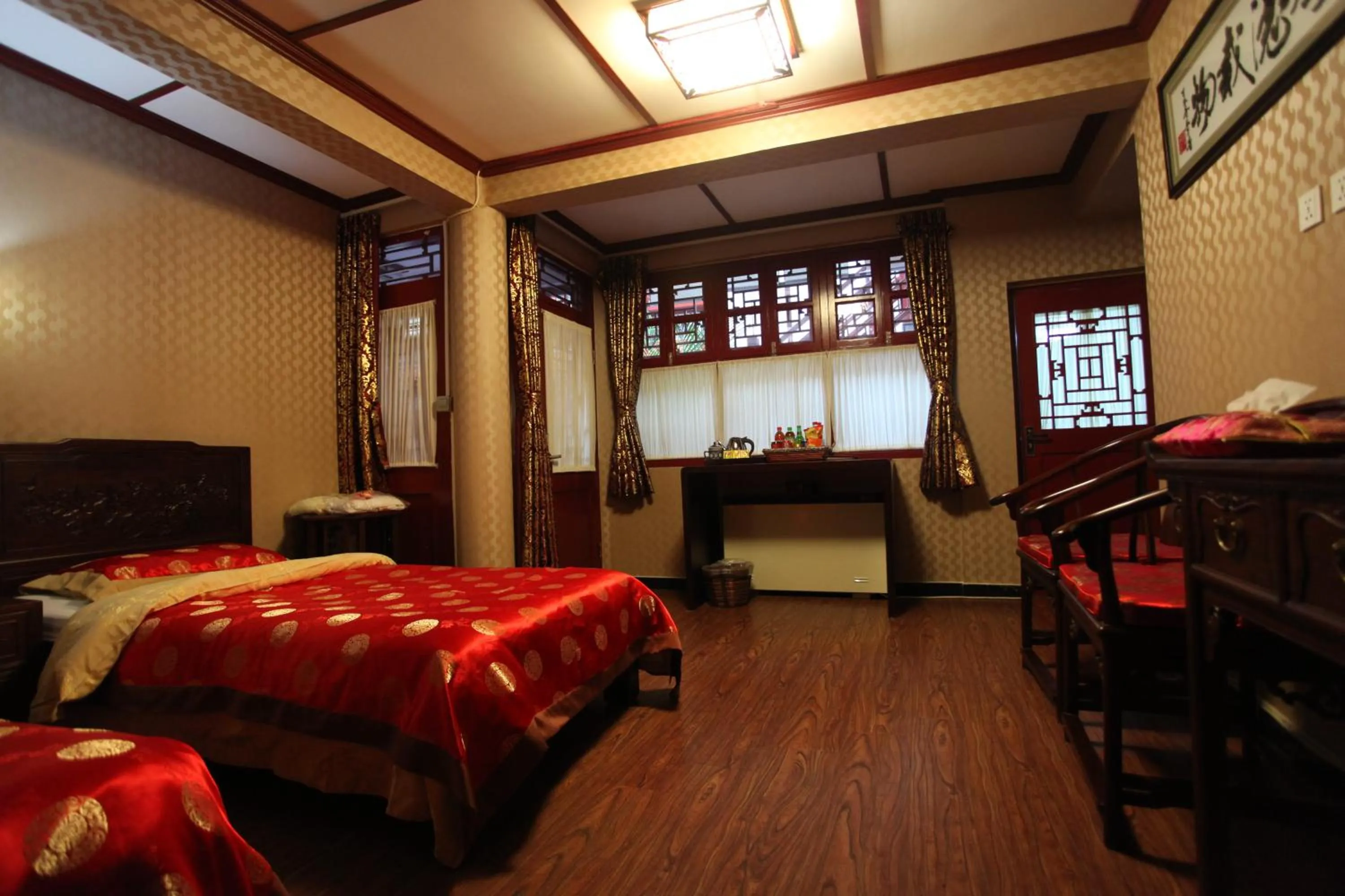 Bed in Imperial Courtyard