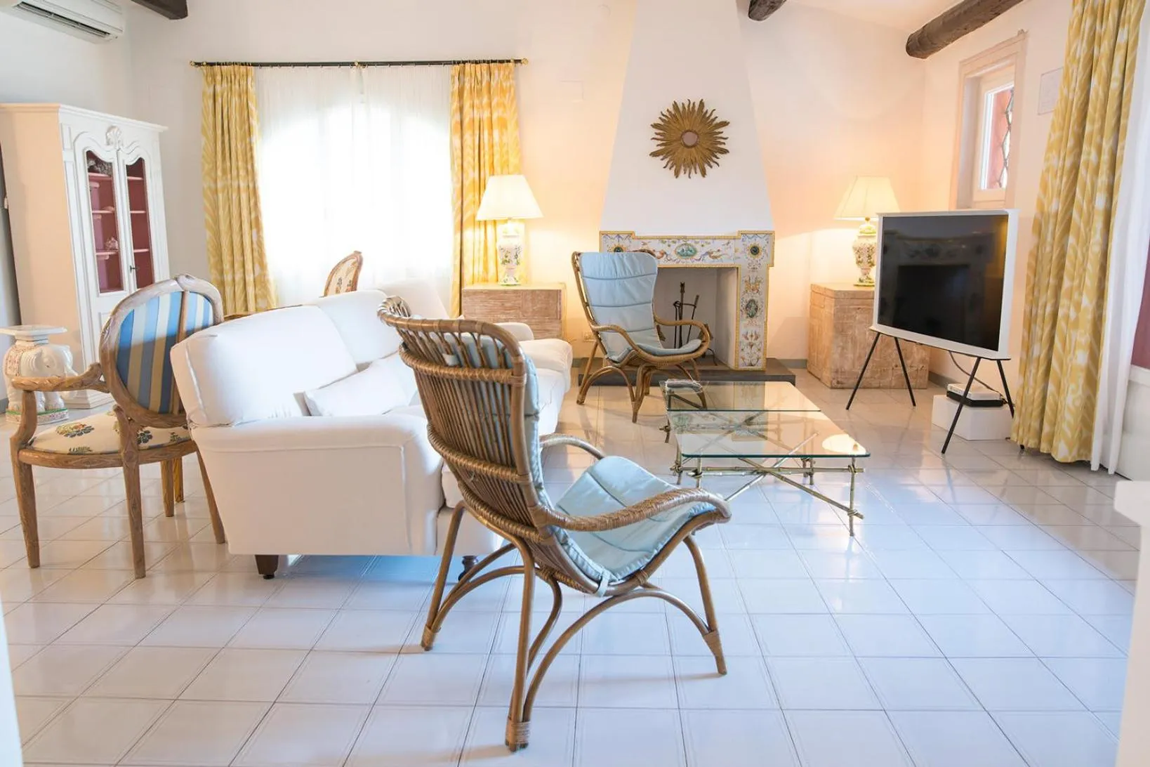 TV and multimedia in Il Pellicano