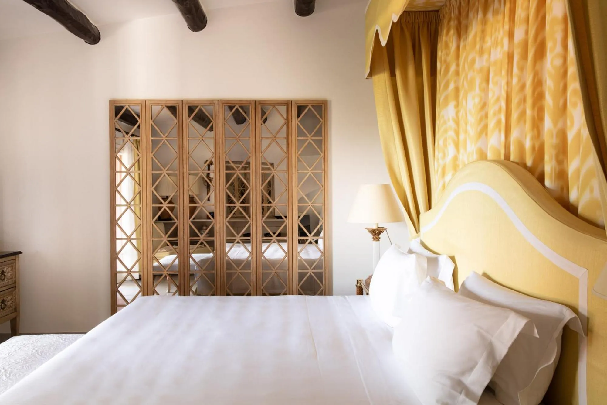 Bedroom, Bed in Il Pellicano