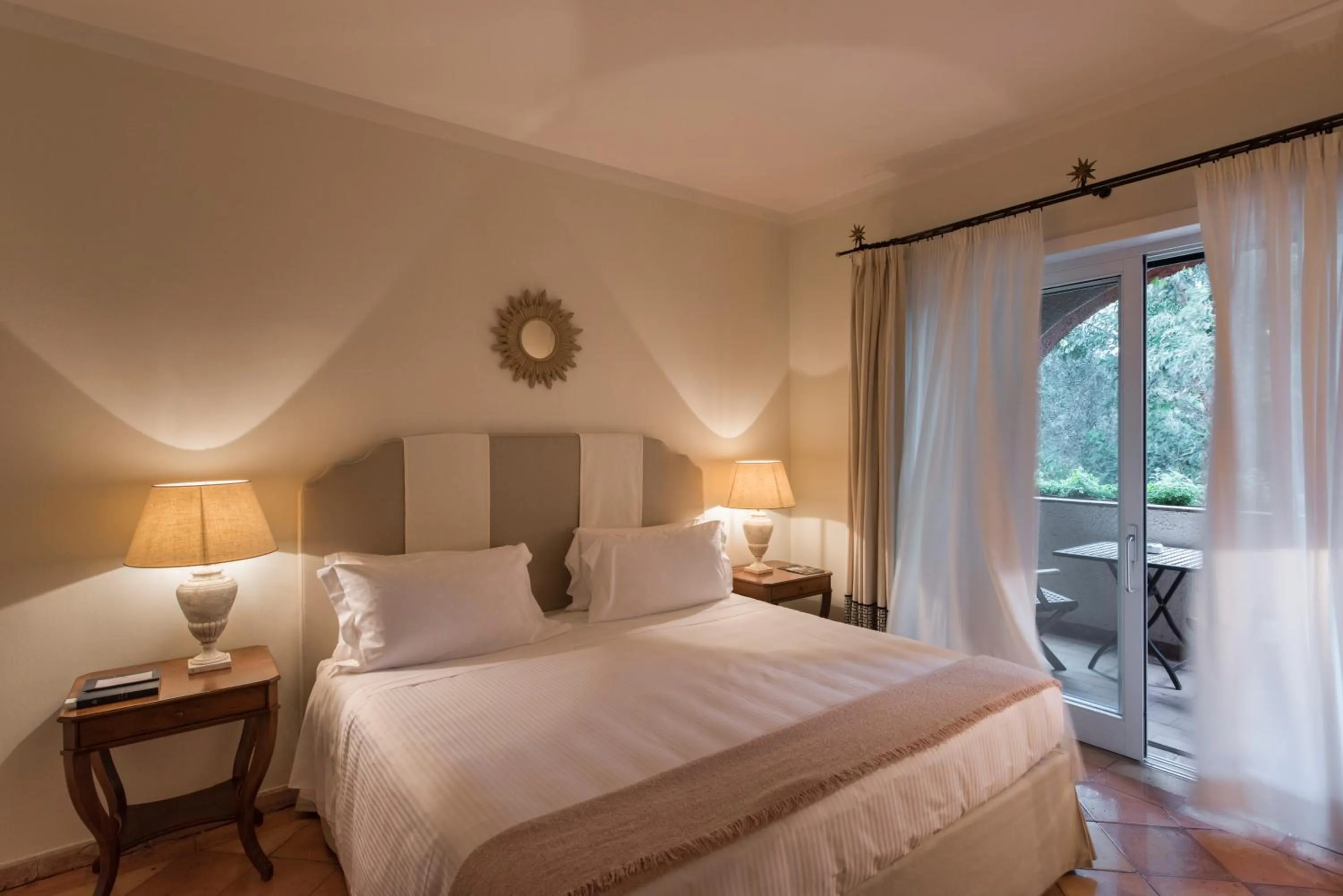 Bedroom, Bed in Il Pellicano