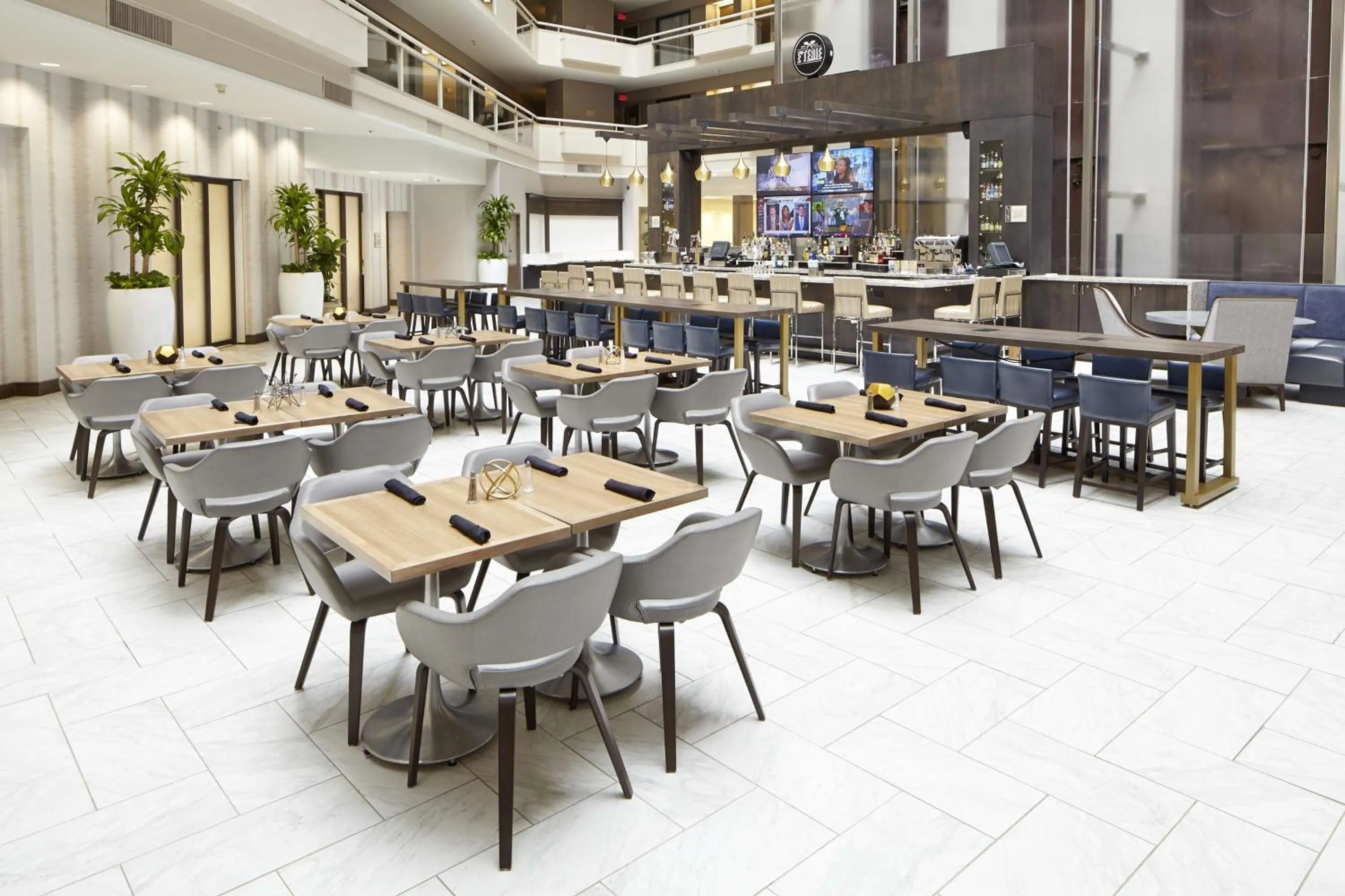 Restaurant/places to eat in Embassy Suites by Hilton Atlanta Galleria