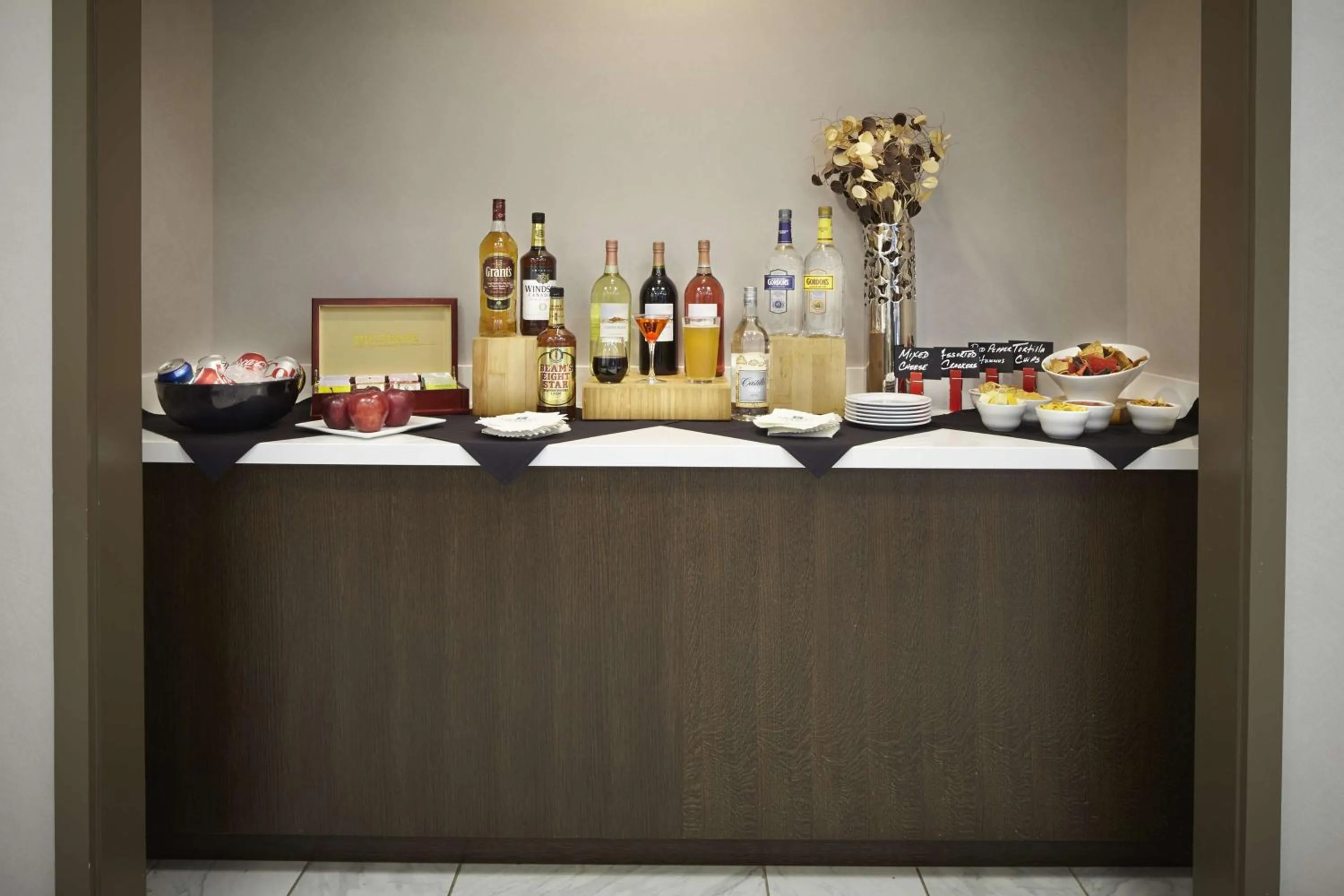 Restaurant/places to eat in Embassy Suites by Hilton Atlanta Galleria