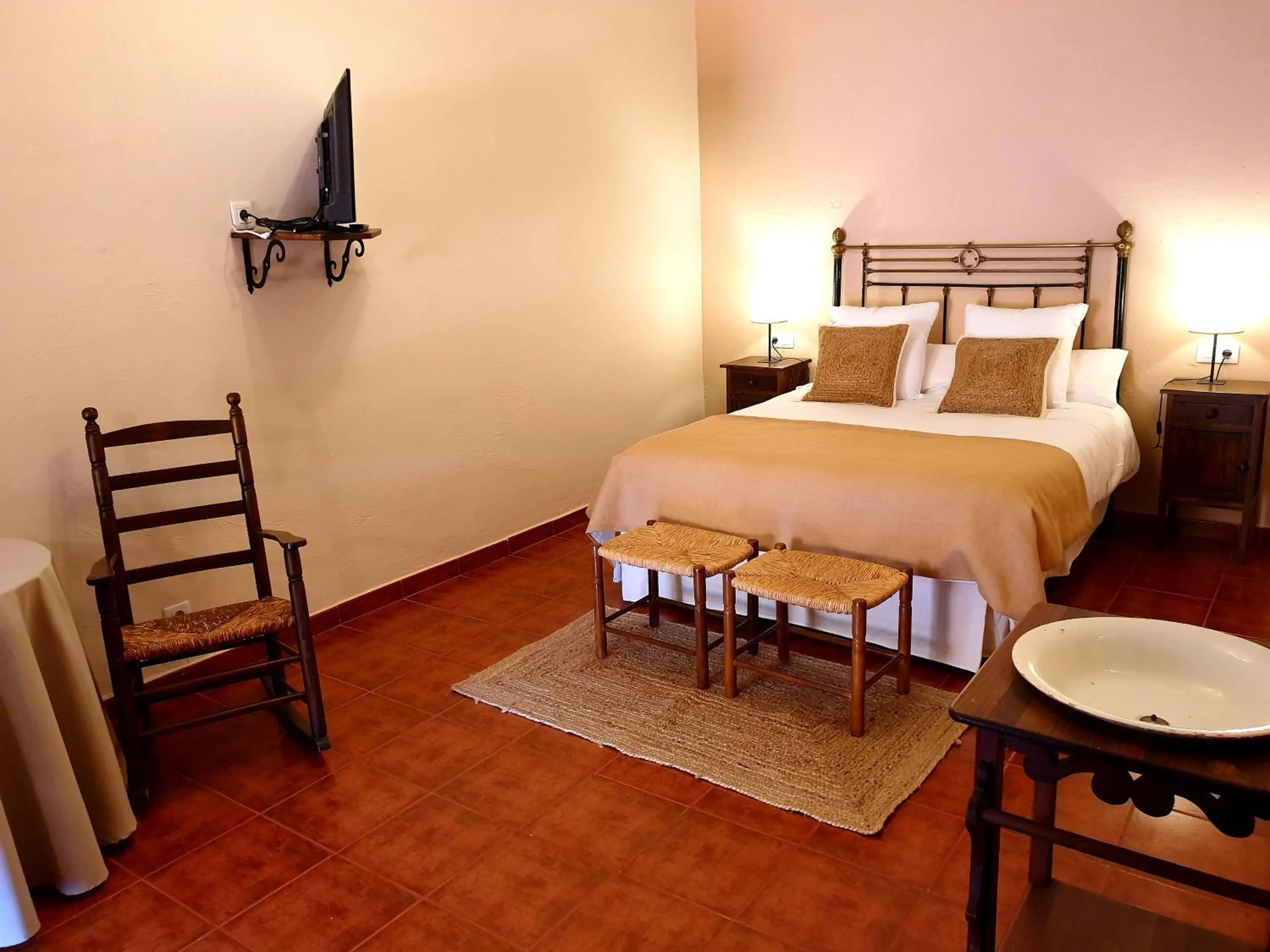 Photo of the whole room, Bed in Hospedium Hotel Val de Pinares