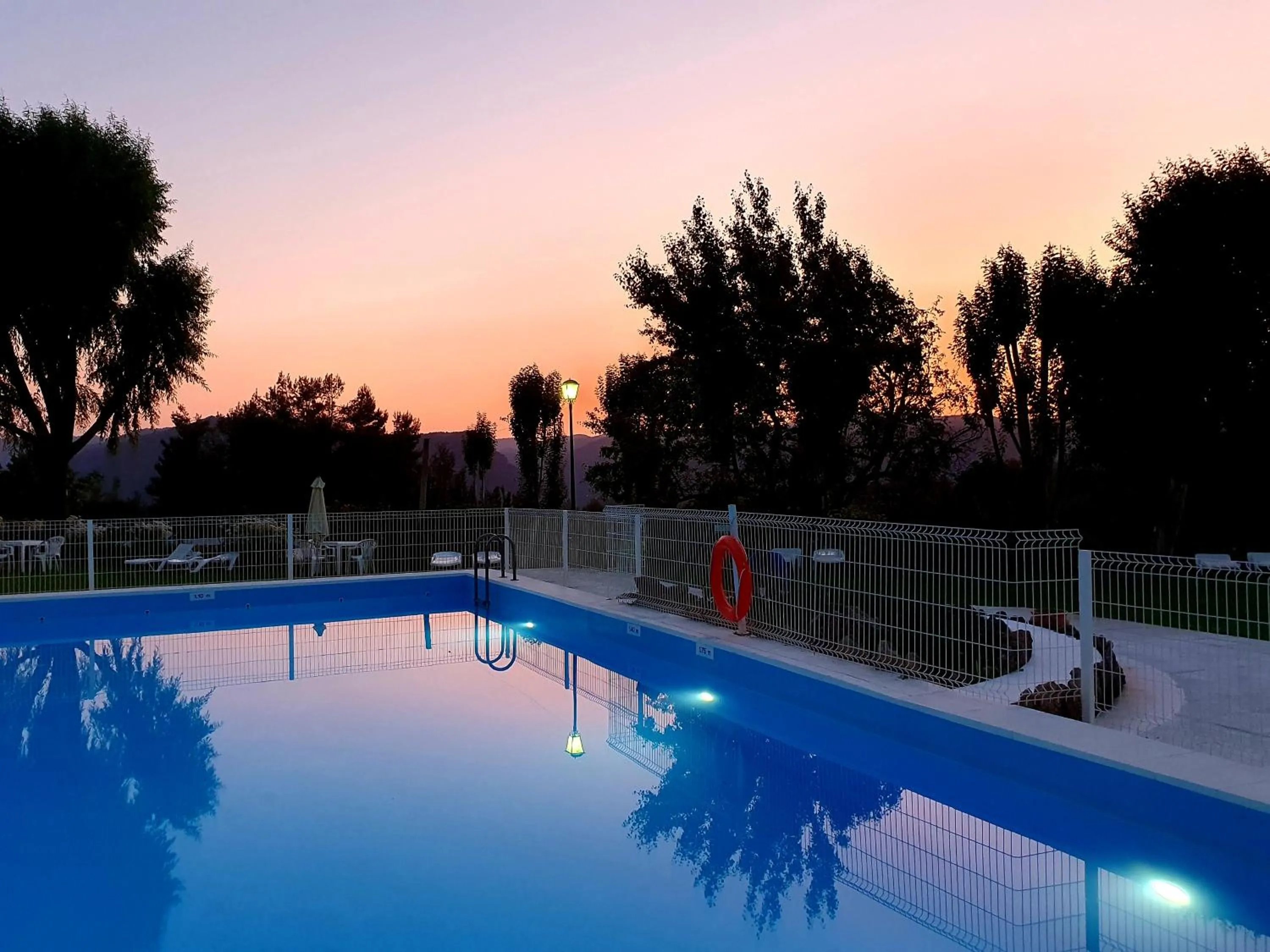 Swimming pool in Hospedium Hotel Val de Pinares