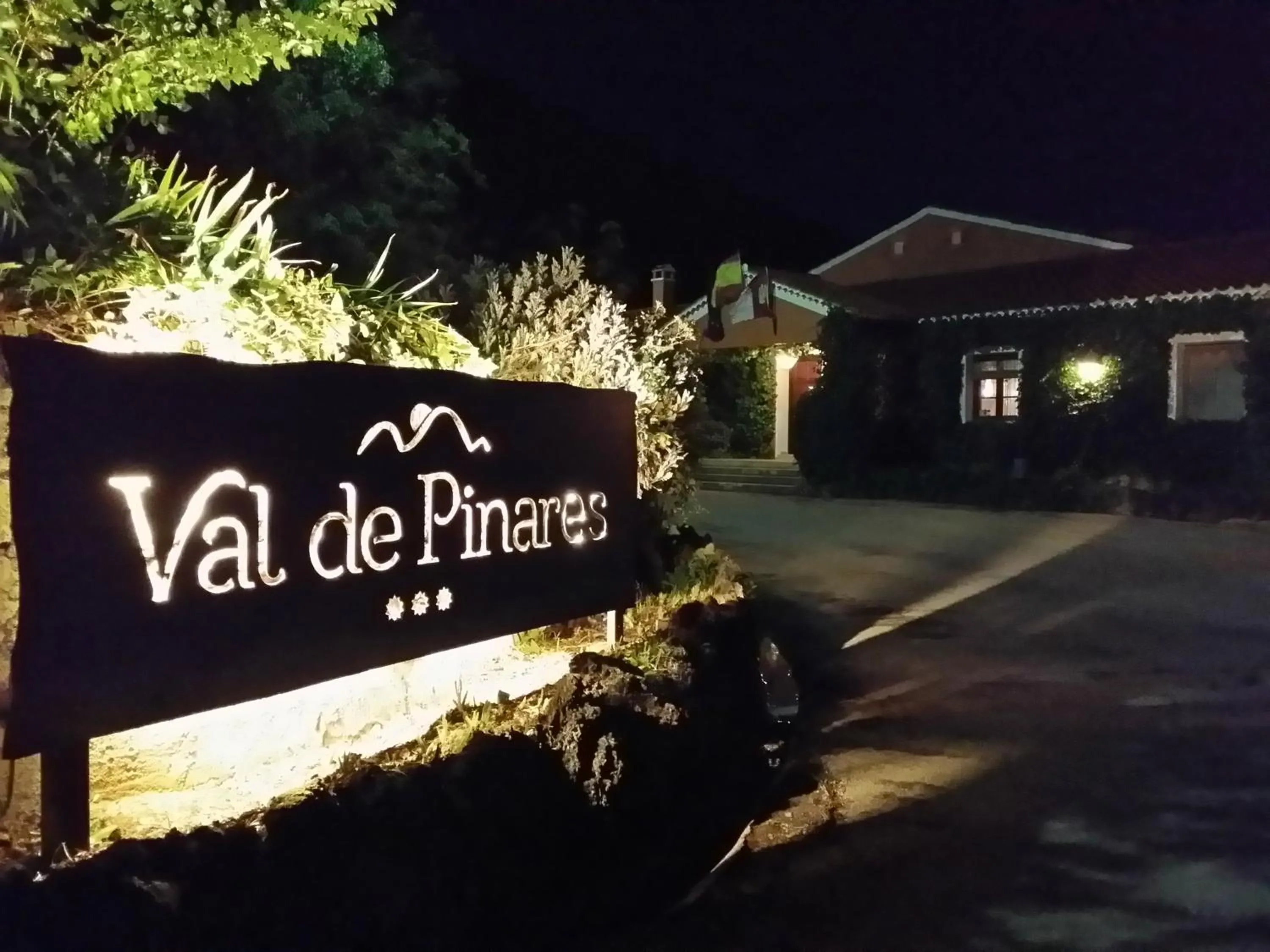 Property building in Hospedium Hotel Val de Pinares