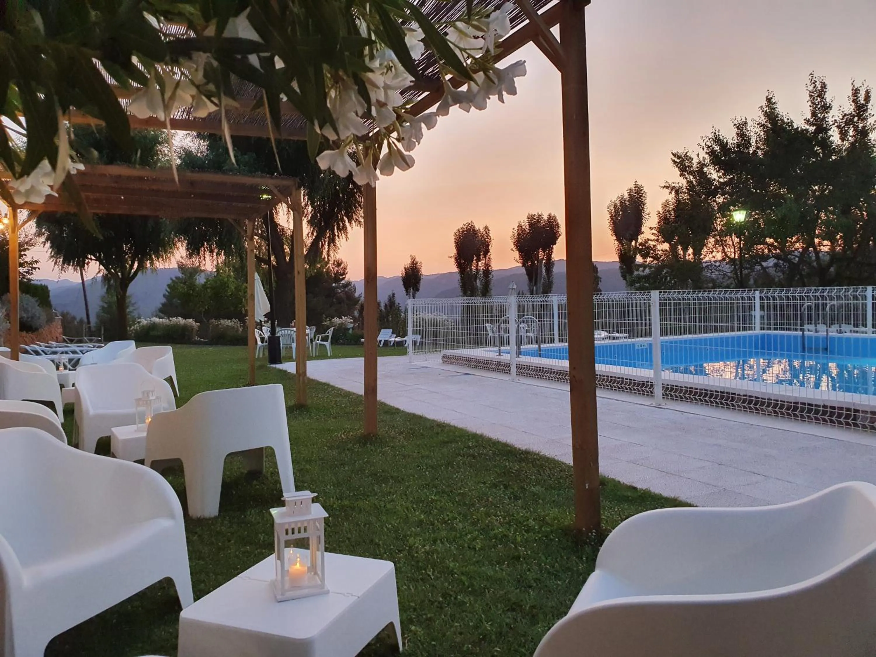 Swimming pool in Hospedium Hotel Val de Pinares