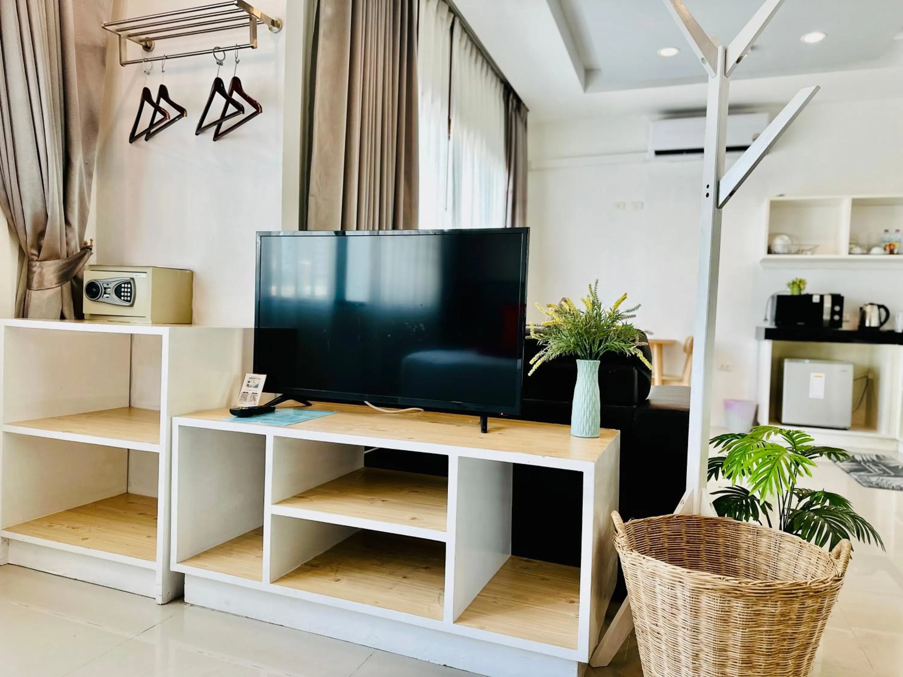 TV and multimedia in PJ Patong Resortel