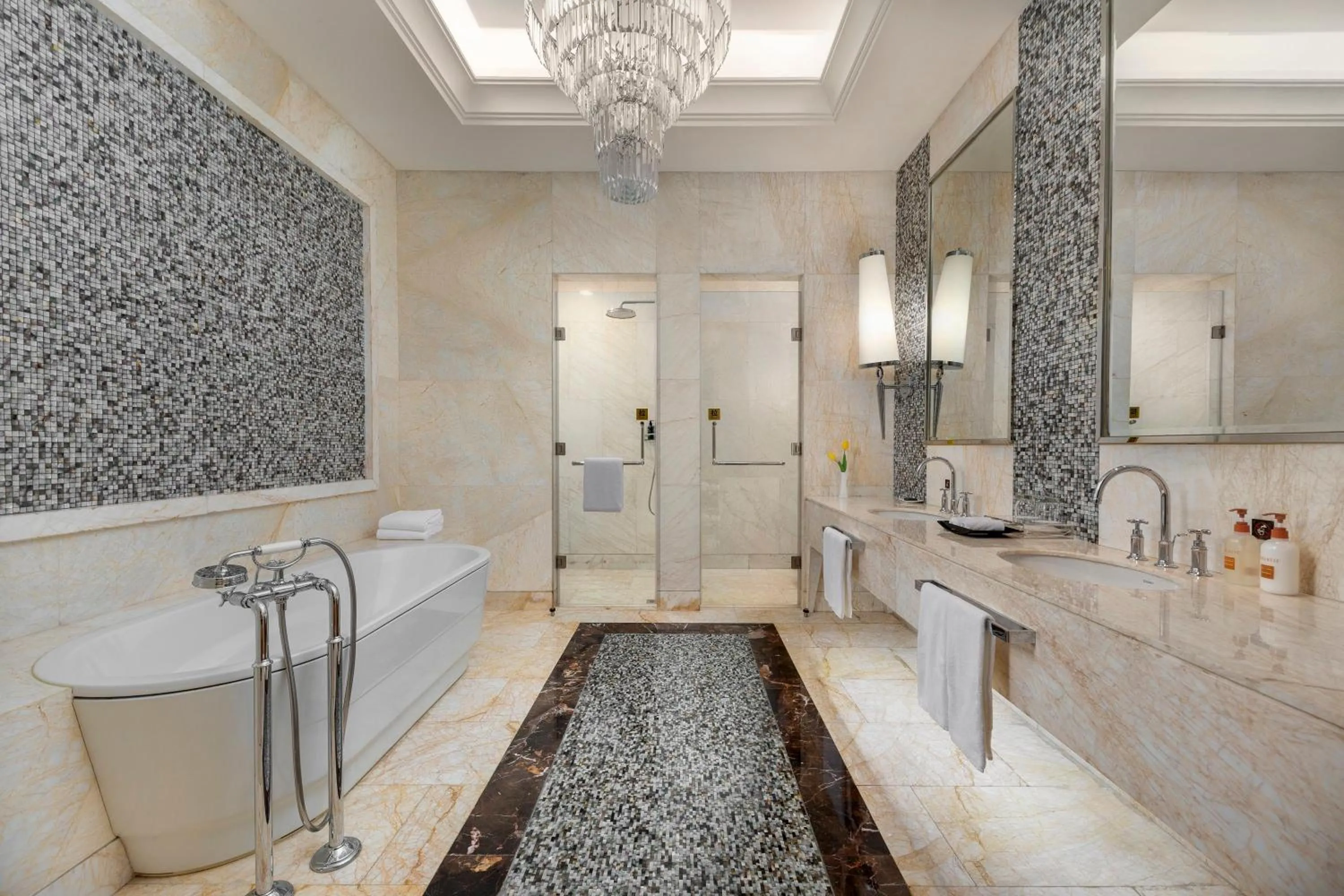 Bedroom in Crowne Plaza Yichang by IHG