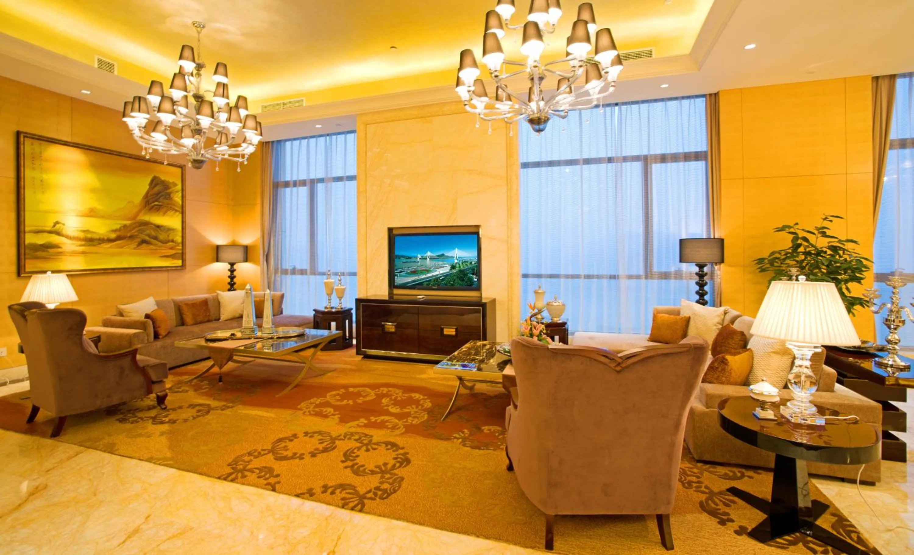 Bedroom in Crowne Plaza Yichang by IHG