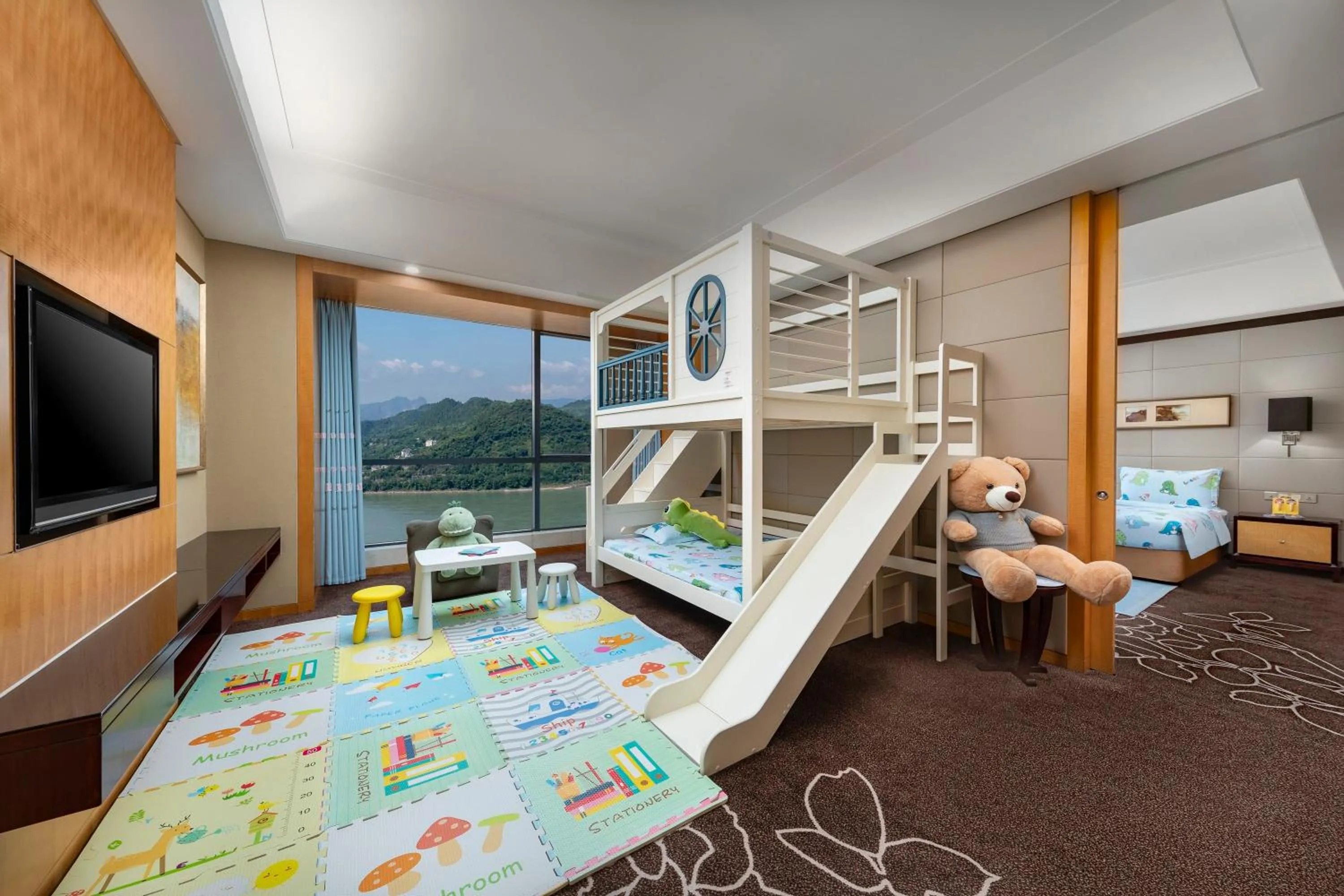 Bedroom, Bed in Crowne Plaza Yichang by IHG