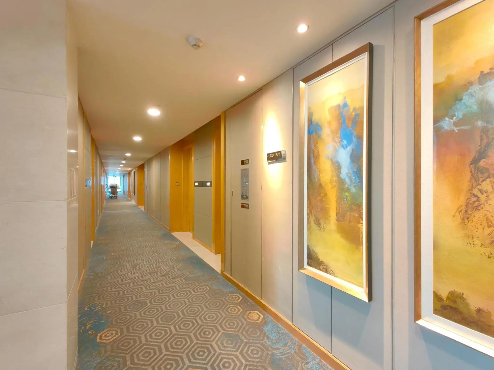 Lobby or reception in Crowne Plaza Yichang by IHG