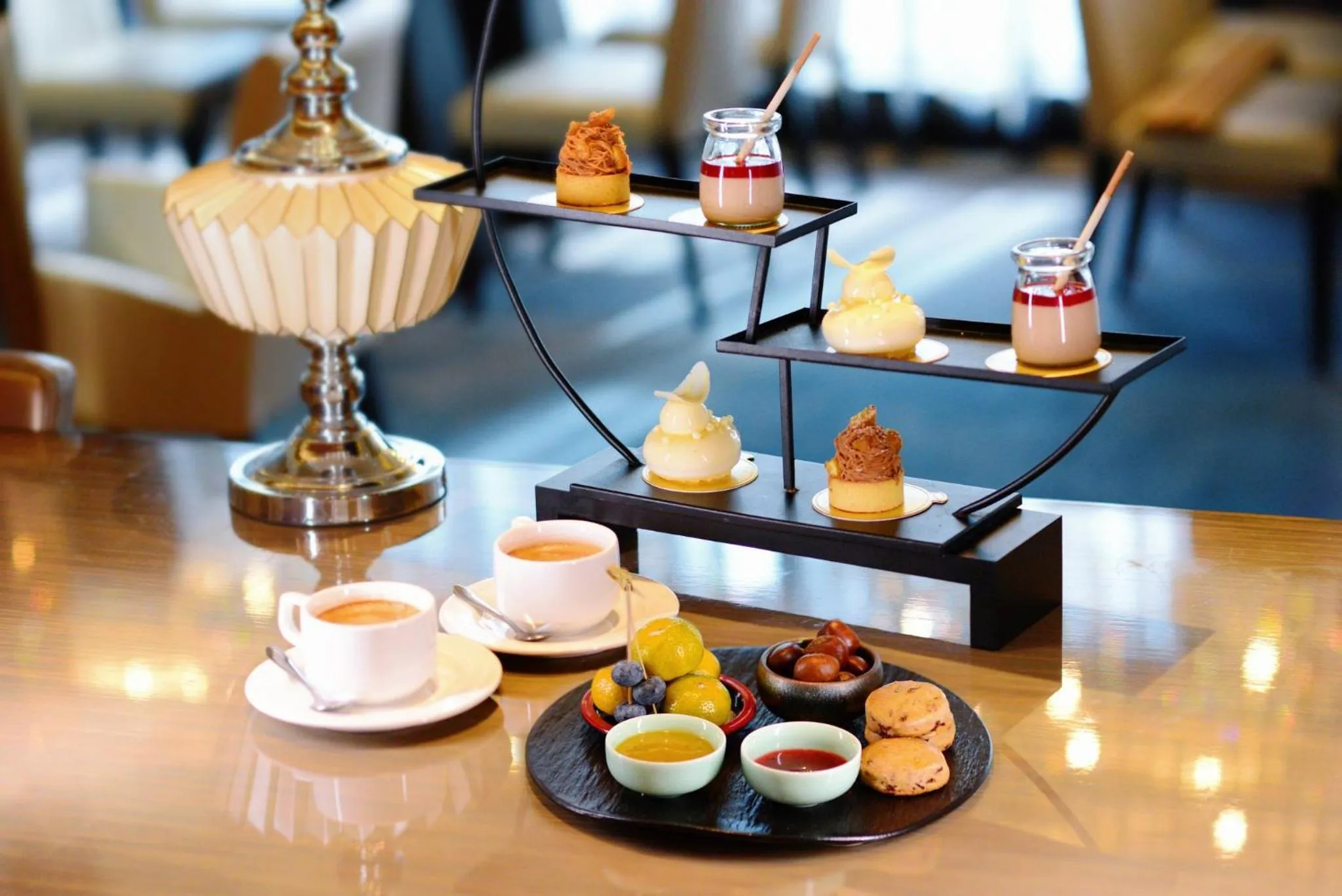 Restaurant/places to eat in Crowne Plaza Yichang by IHG