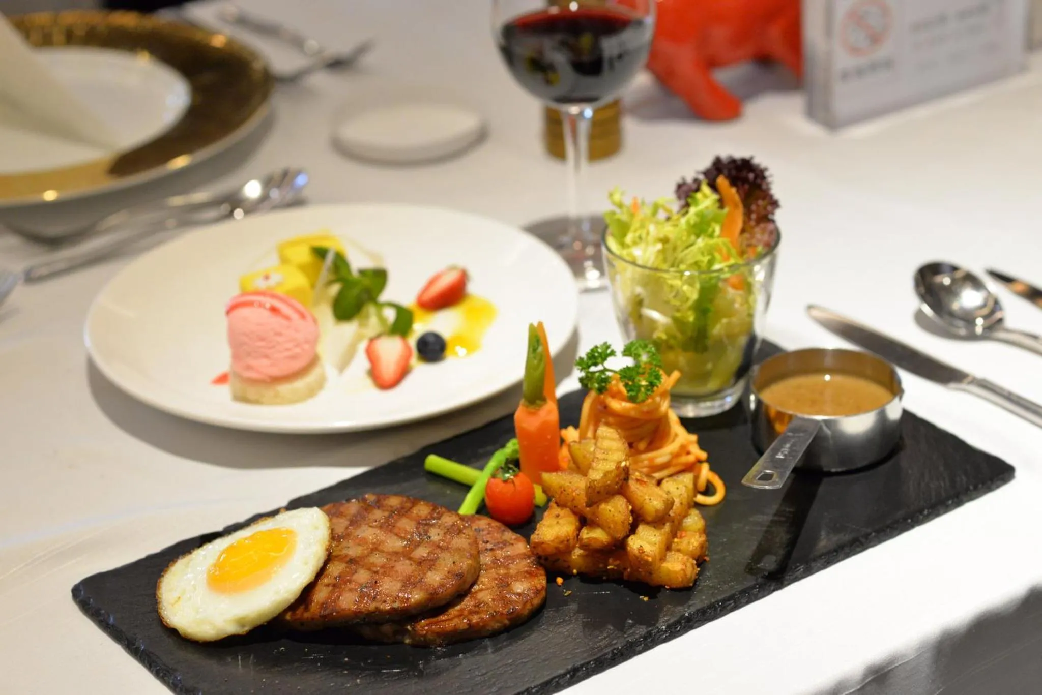 Photo of the whole room in Crowne Plaza Yichang by IHG