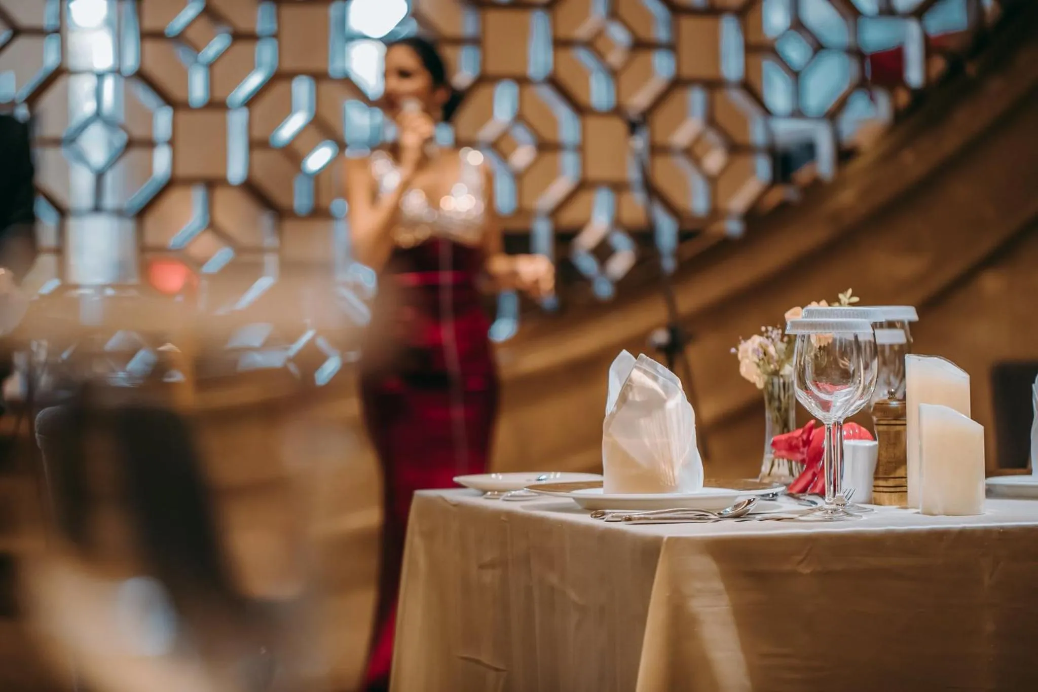 Restaurant/places to eat in Crowne Plaza Yichang by IHG