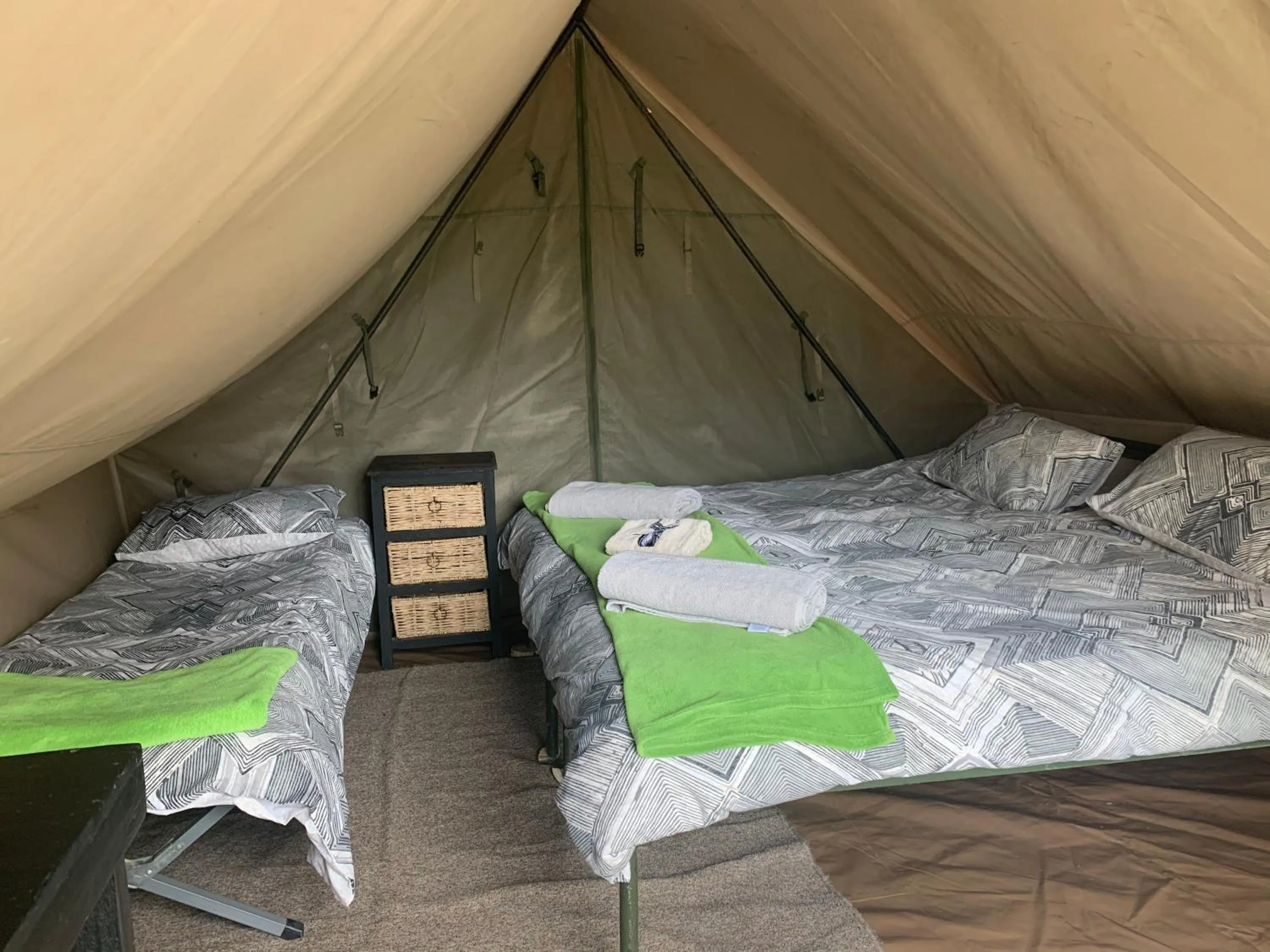 Photo of the whole room, Bed in Horseshoe Game Reserve