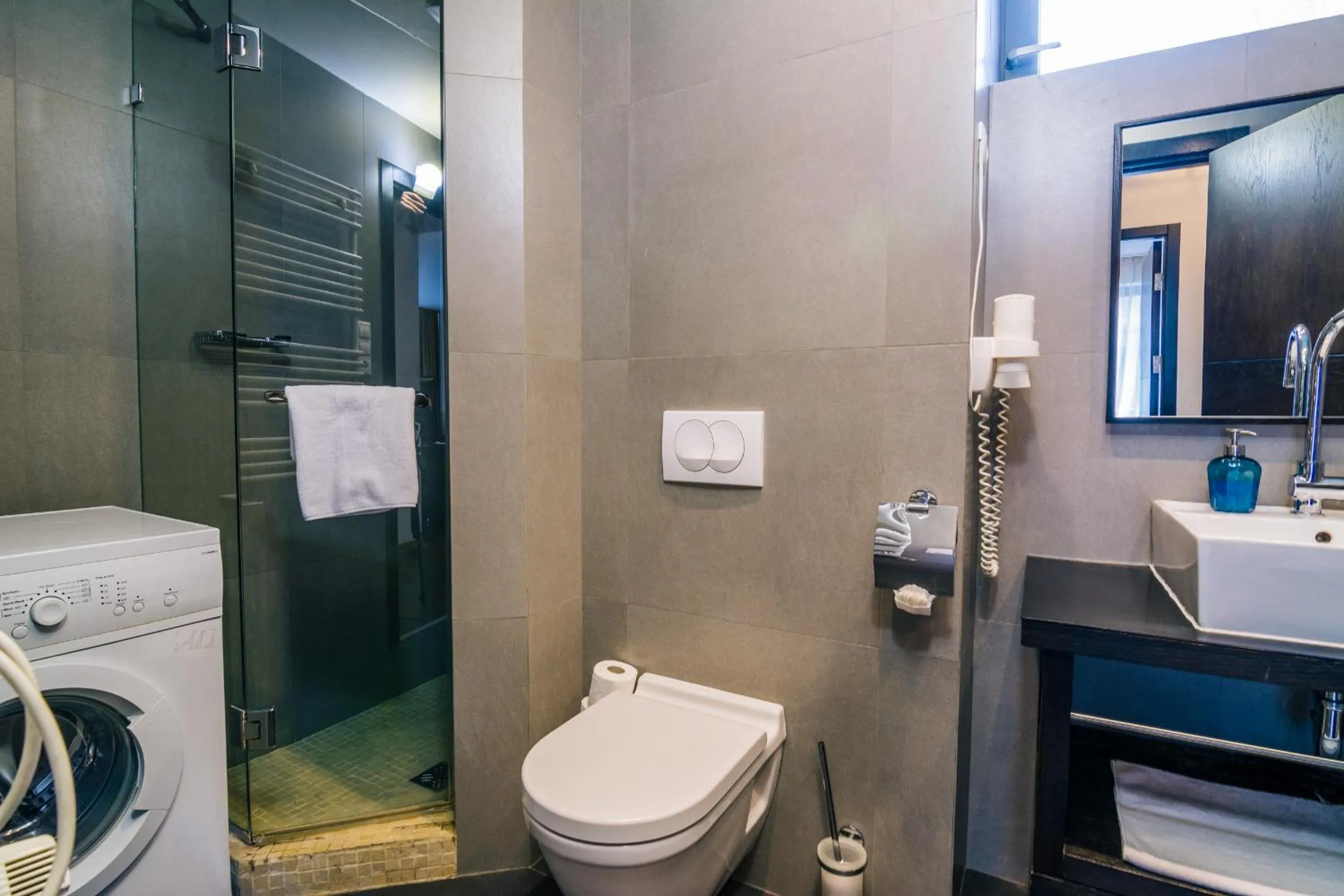 Shower in City Gardens Hotel & Wellness